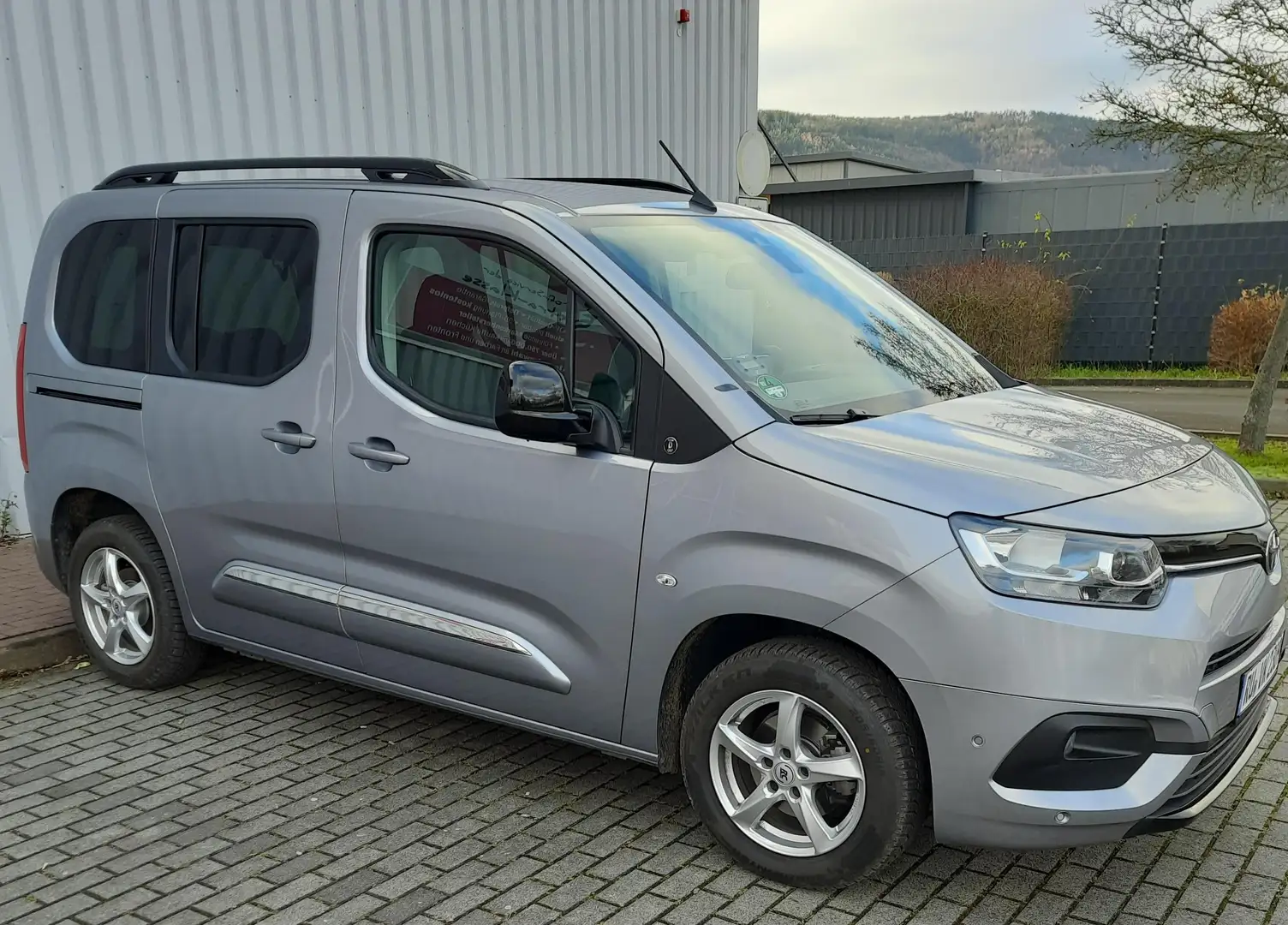Toyota Proace City Proace City Verso 5-Verso 1.2 Turbo L1 Team PKW Silber - 1