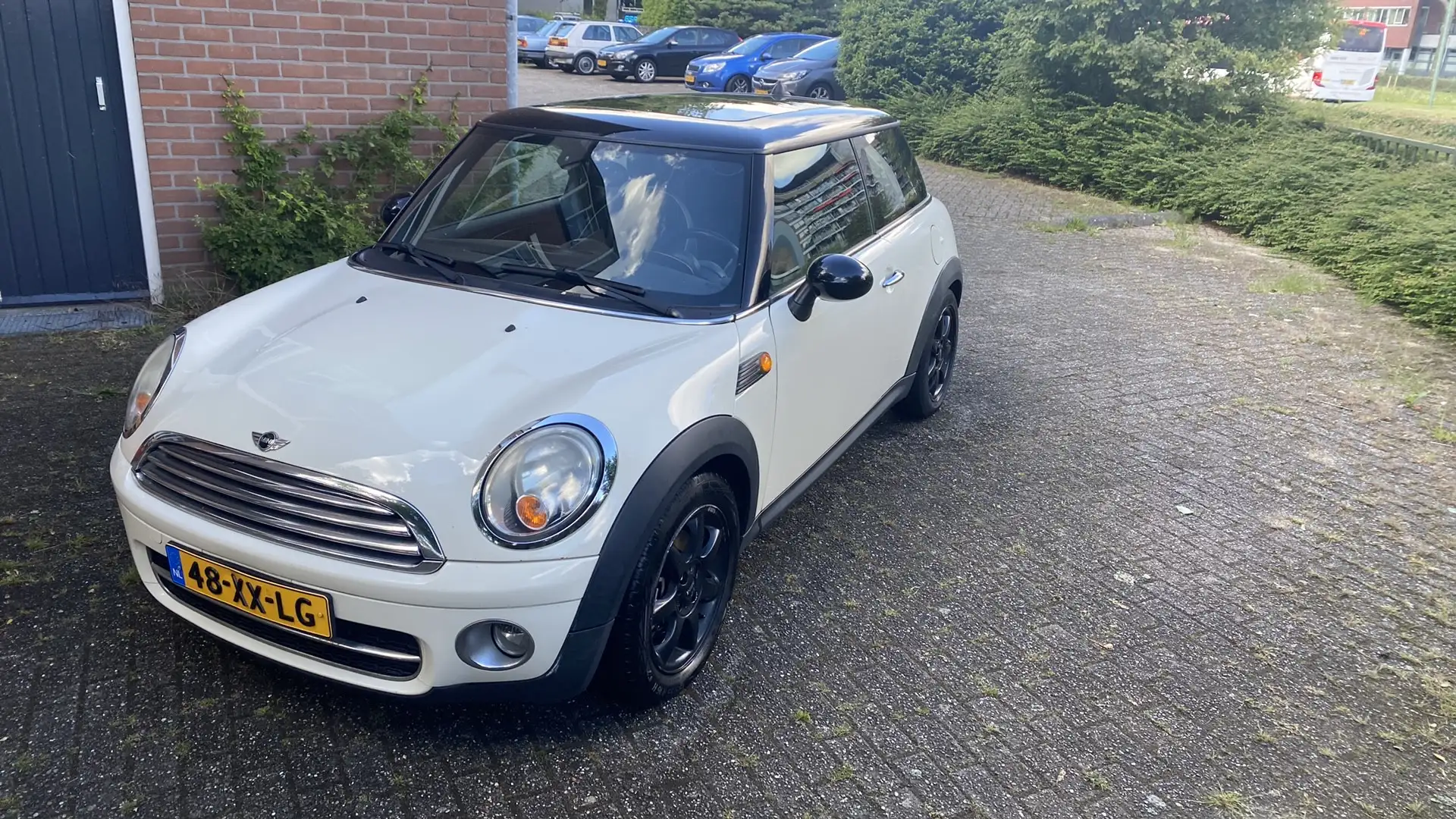MINI Cooper D 1.6 Chili White - 1