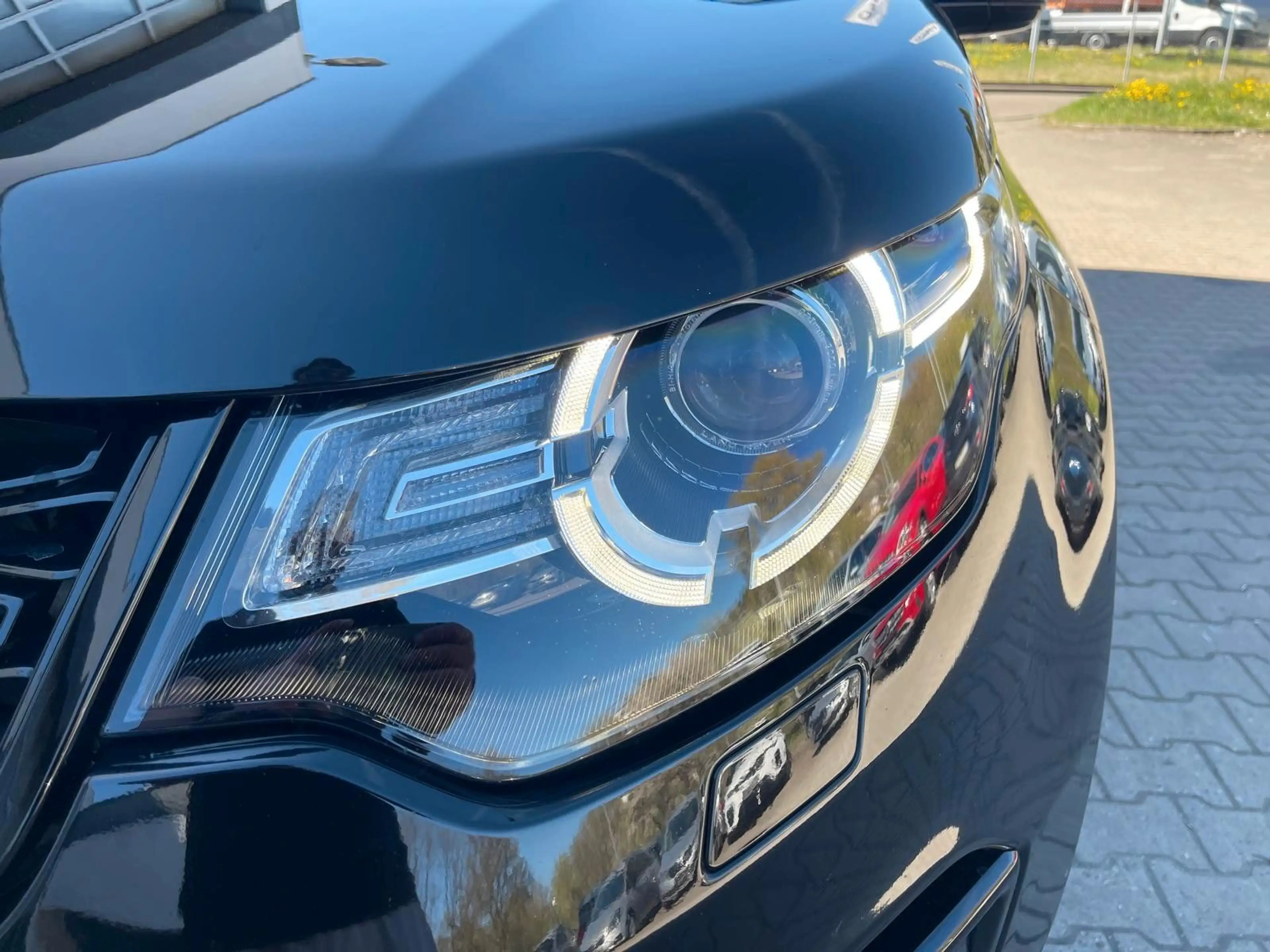 Land Rover Discovery Sport SE AWD/AHK/2.HD/PANO/SHZ/NAVI/.. — photo 6