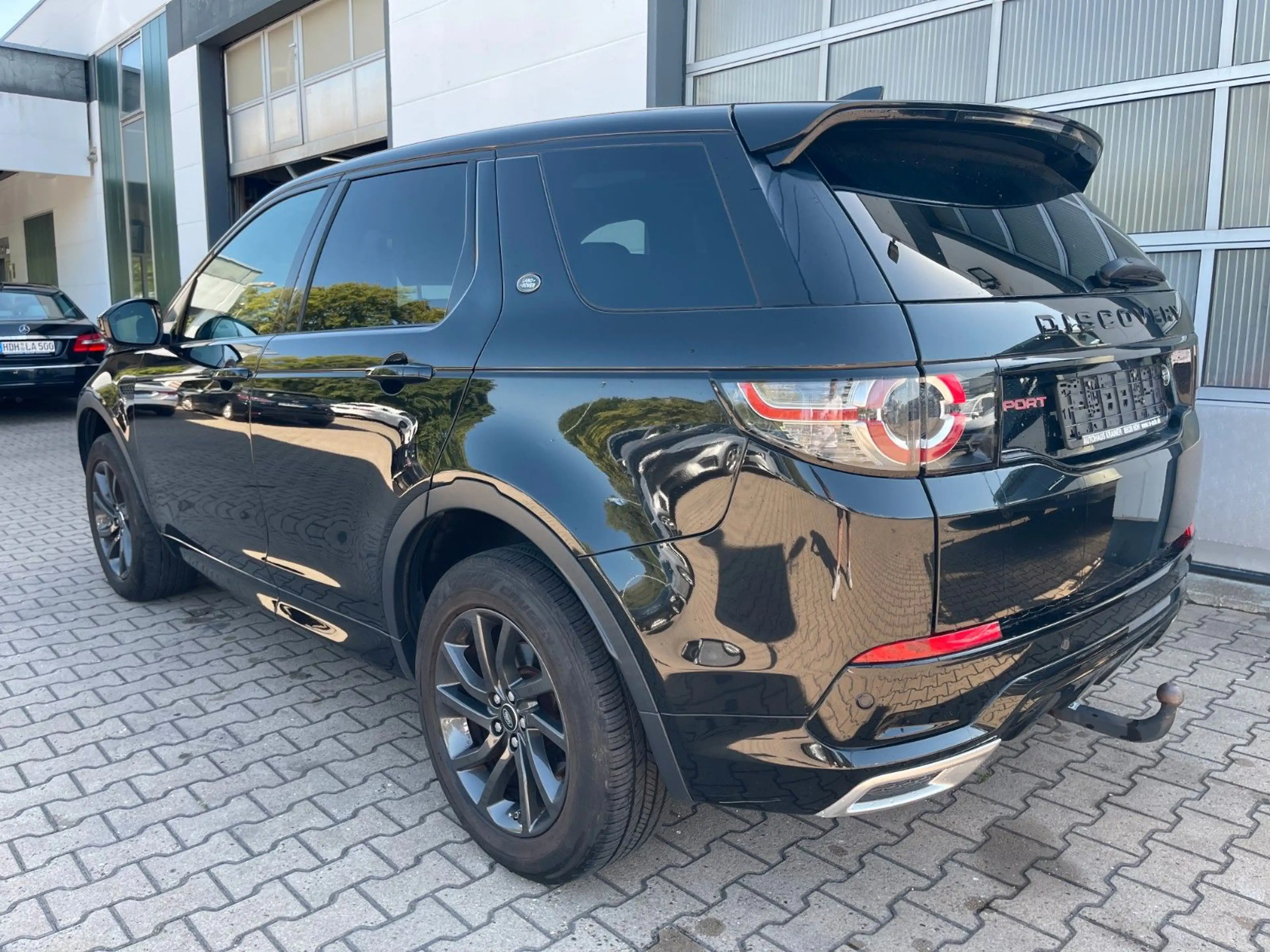 Land Rover Discovery Sport SE AWD/AHK/2.HD/PANO/SHZ/NAVI/.. — photo 3