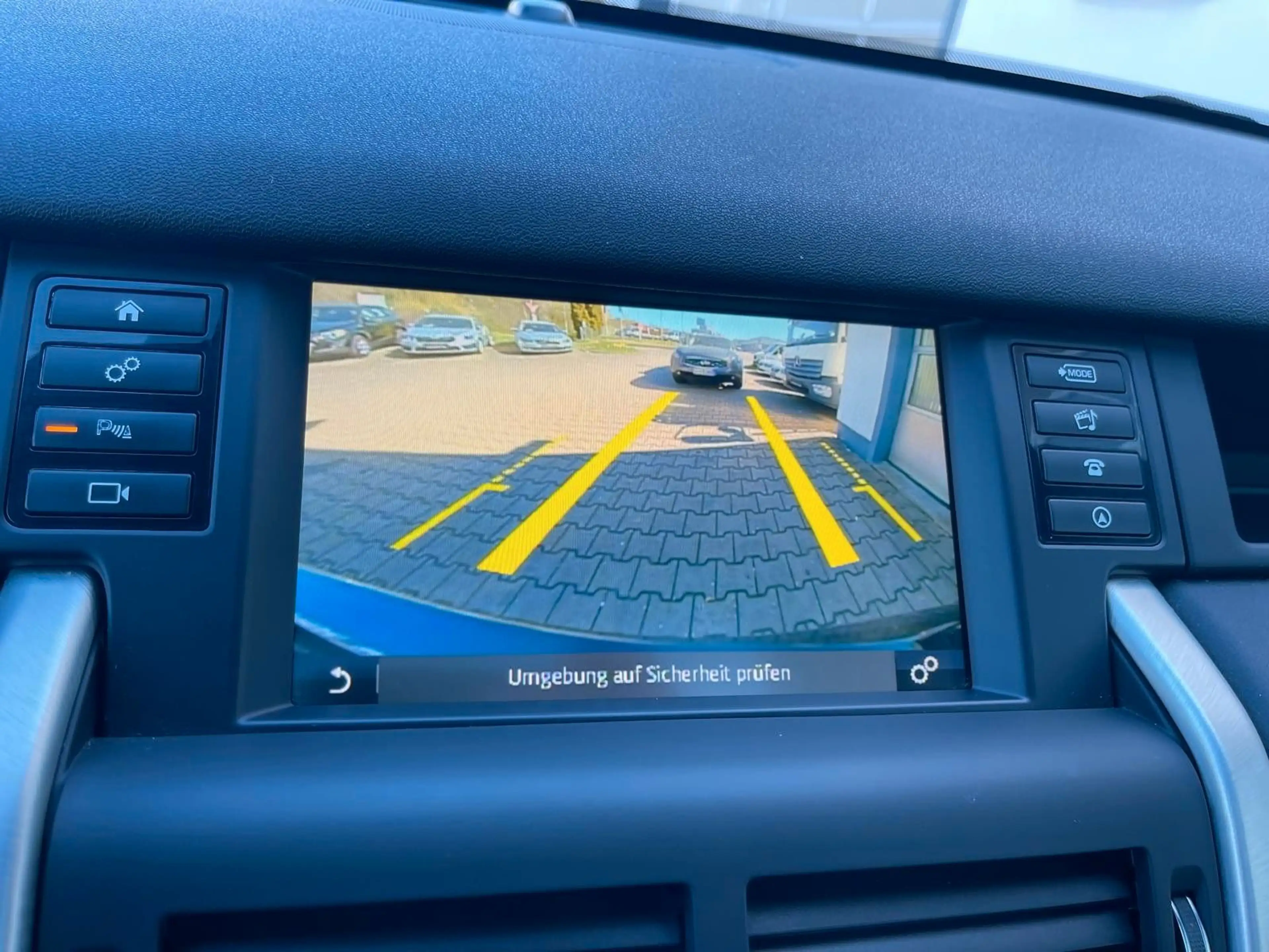 Land Rover Discovery Sport SE AWD/AHK/2.HD/PANO/SHZ/NAVI/.. — photo 13