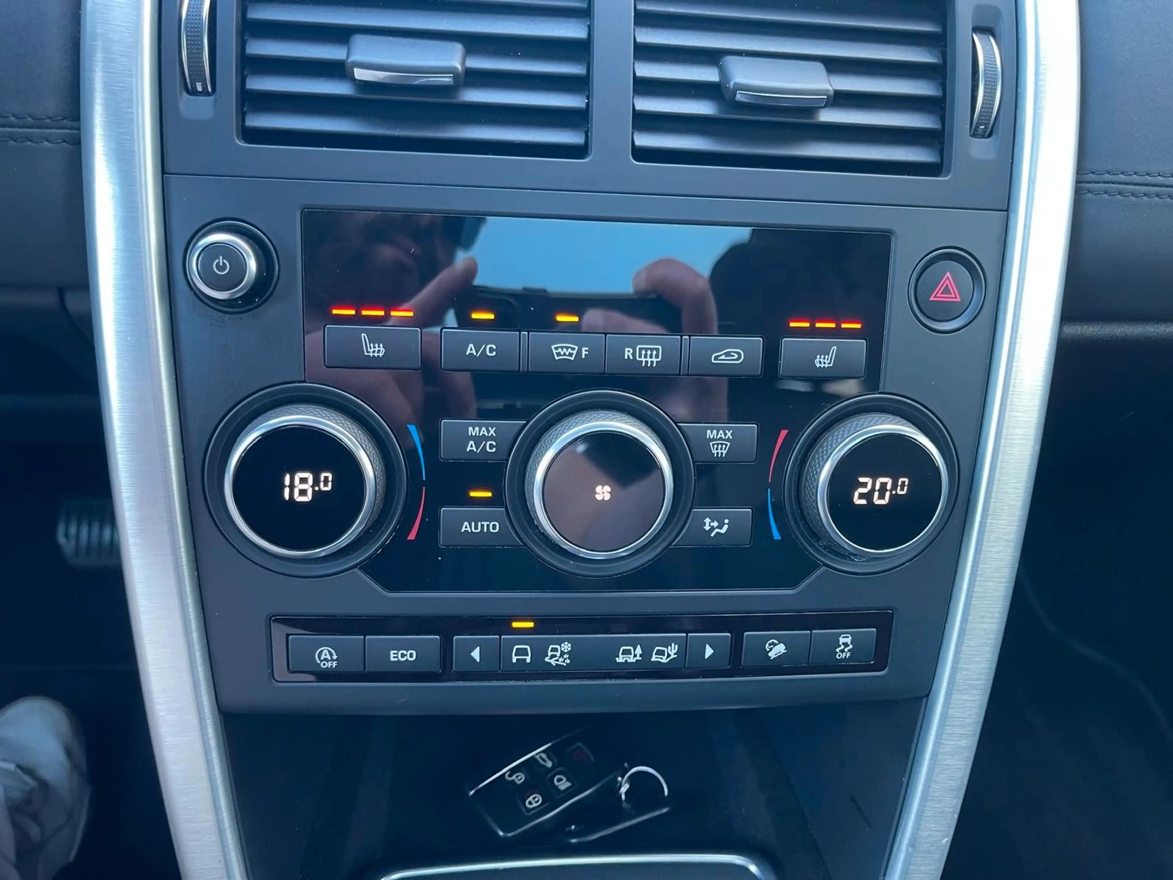 Land Rover Discovery Sport SE AWD/AHK/2.HD/PANO/SHZ/NAVI/.. — photo 15