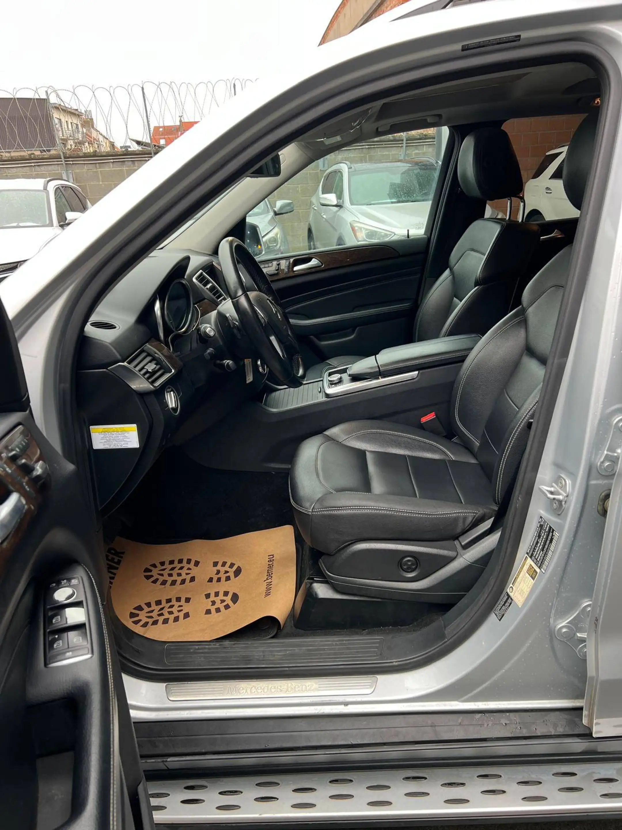 Mercedes-Benz ML 350 FULLY LOADED-4MATIC-ONLY FOR EXPORT OUT OF EUROPE — photo 11