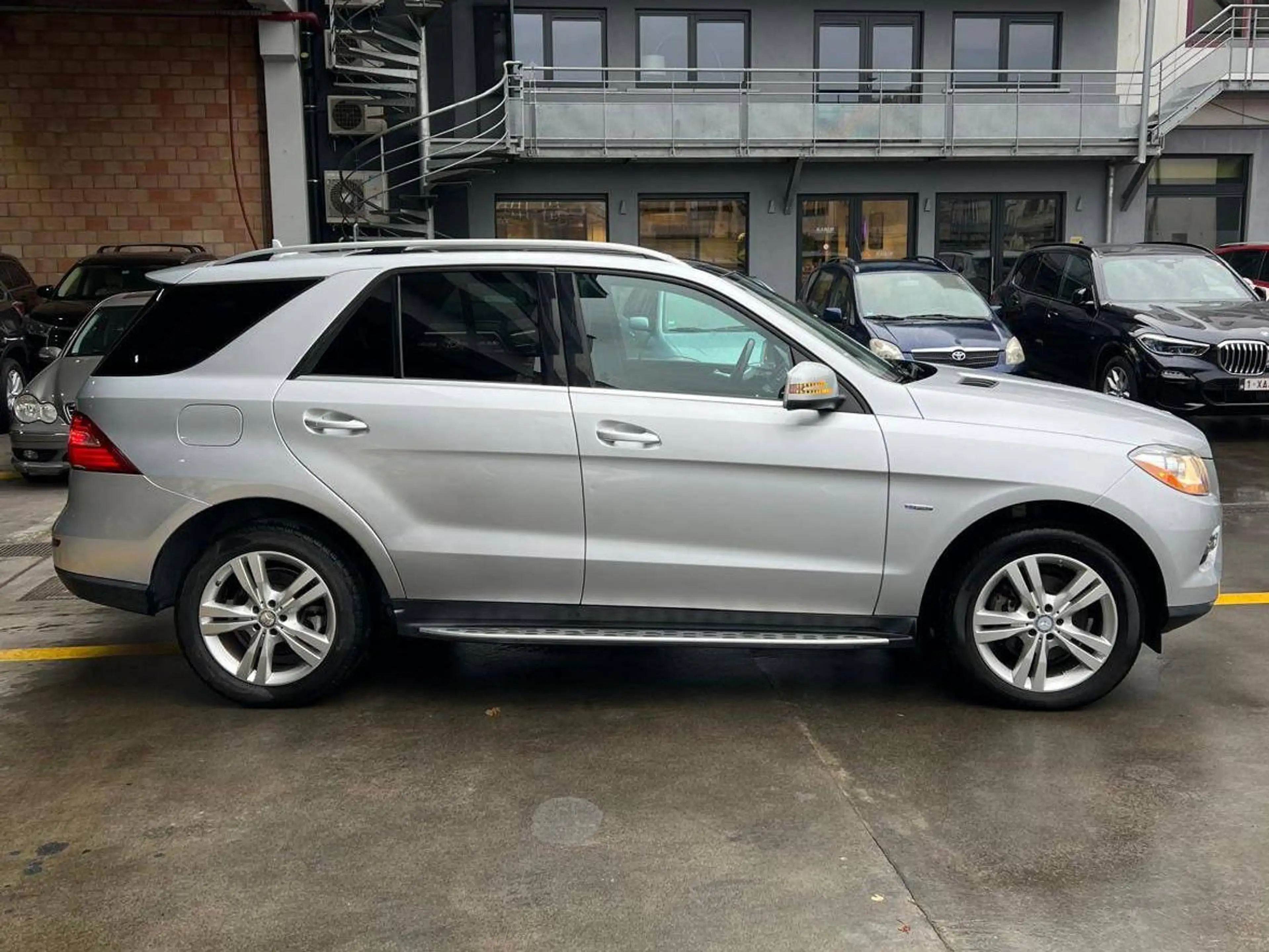Mercedes-Benz ML 350 FULLY LOADED-4MATIC-ONLY FOR EXPORT OUT OF EUROPE — photo 7