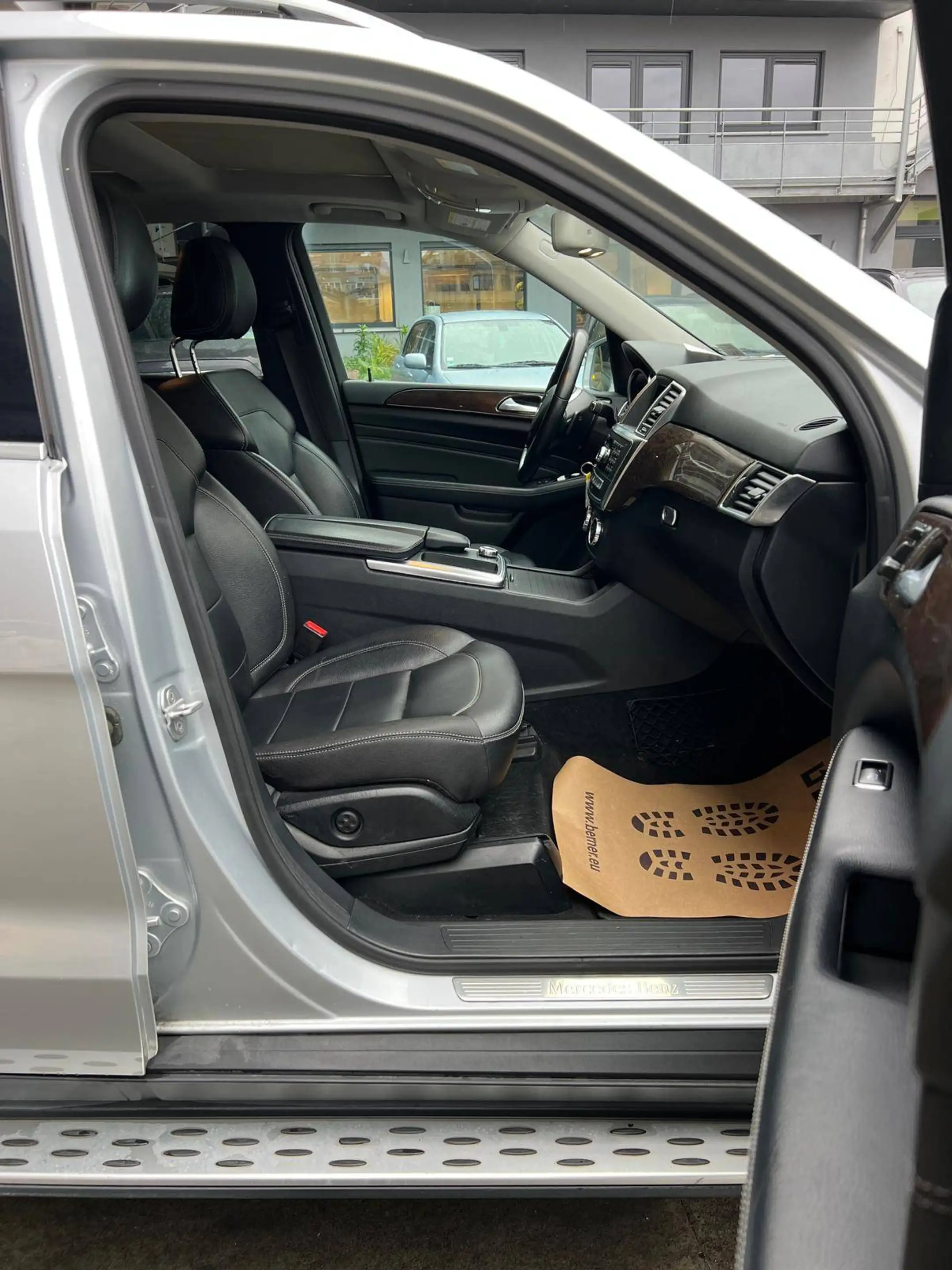 Mercedes-Benz ML 350 FULLY LOADED-4MATIC-ONLY FOR EXPORT OUT OF EUROPE — photo 10