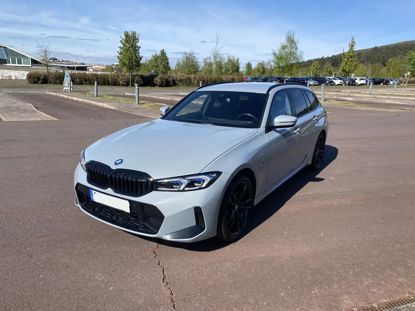 BMW 330 330e xDrive Touring Plateado - 1