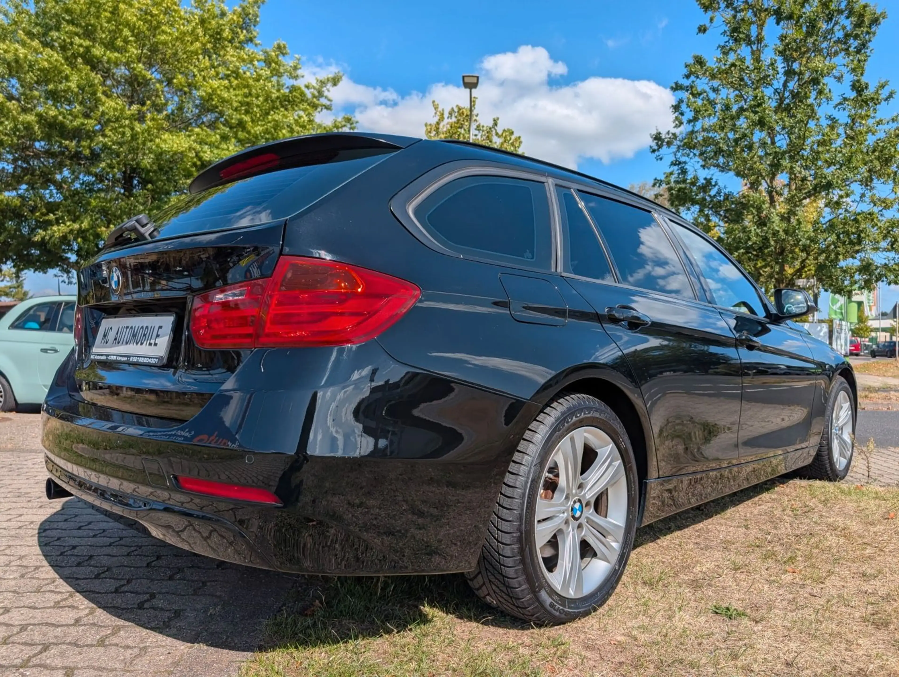 BMW 316 i 3 Touring*PANORAMA-DACH*AUTOMATIK*PDC !! — photo 11