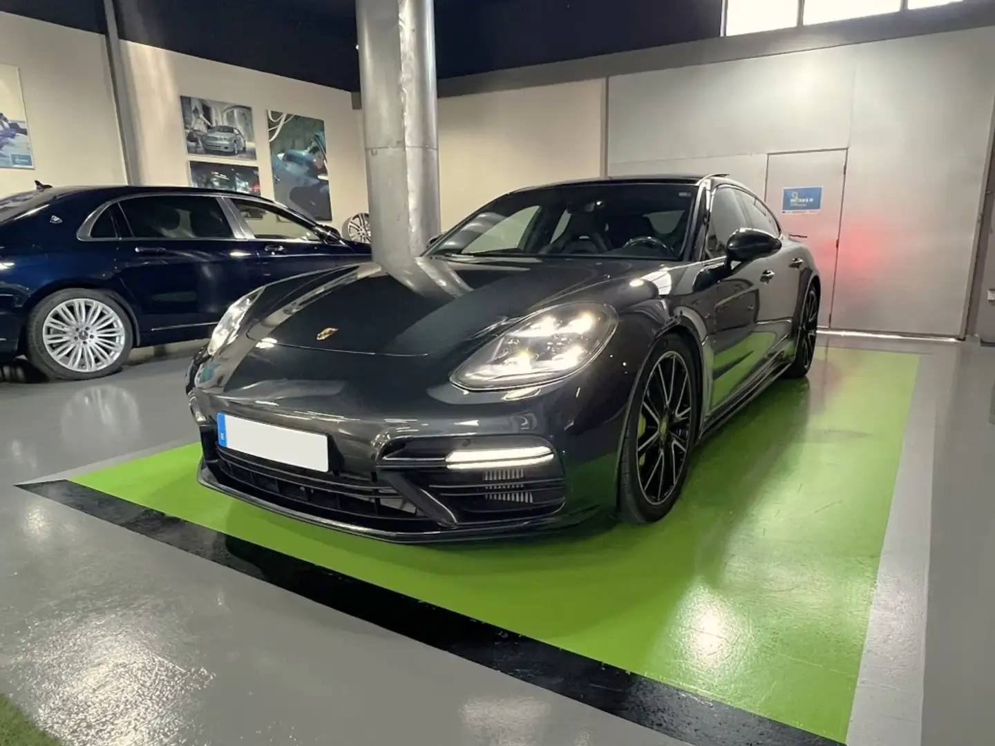 Porsche Panamera Turbo S e-Hybrid Executive Gris - 1