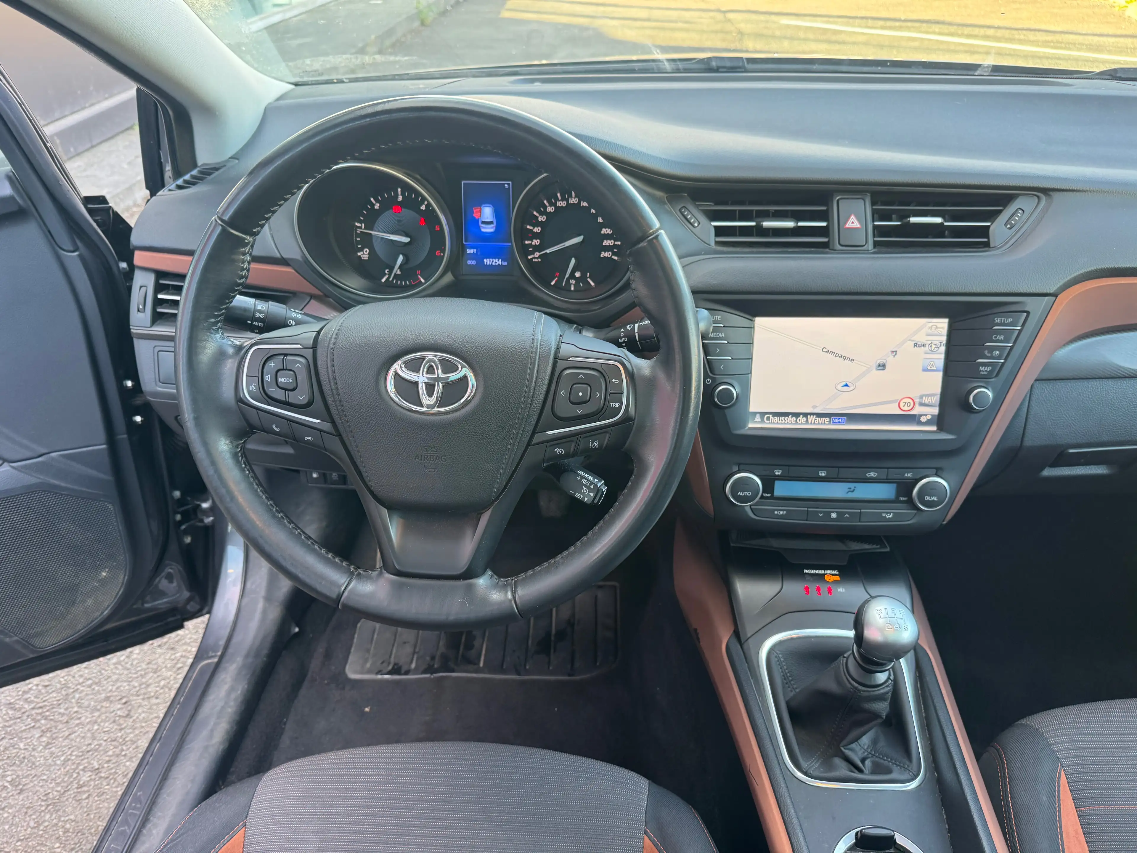 Toyota Avensis Avensis SW 1.6 D-4D**TOIT PANO**CAMERA**GPS**FULL LED!! — photo 12