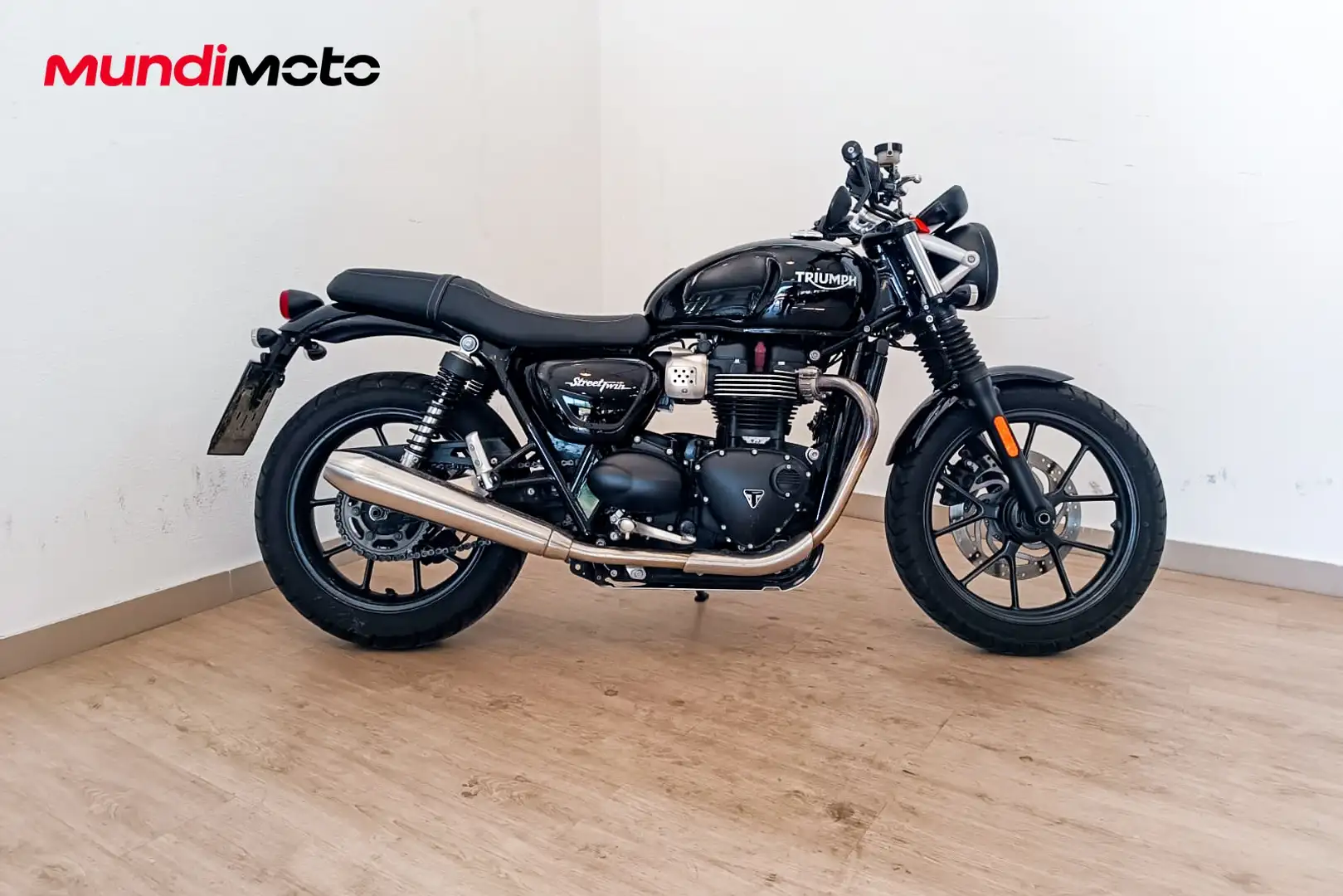 Triumph Street Twin - 1