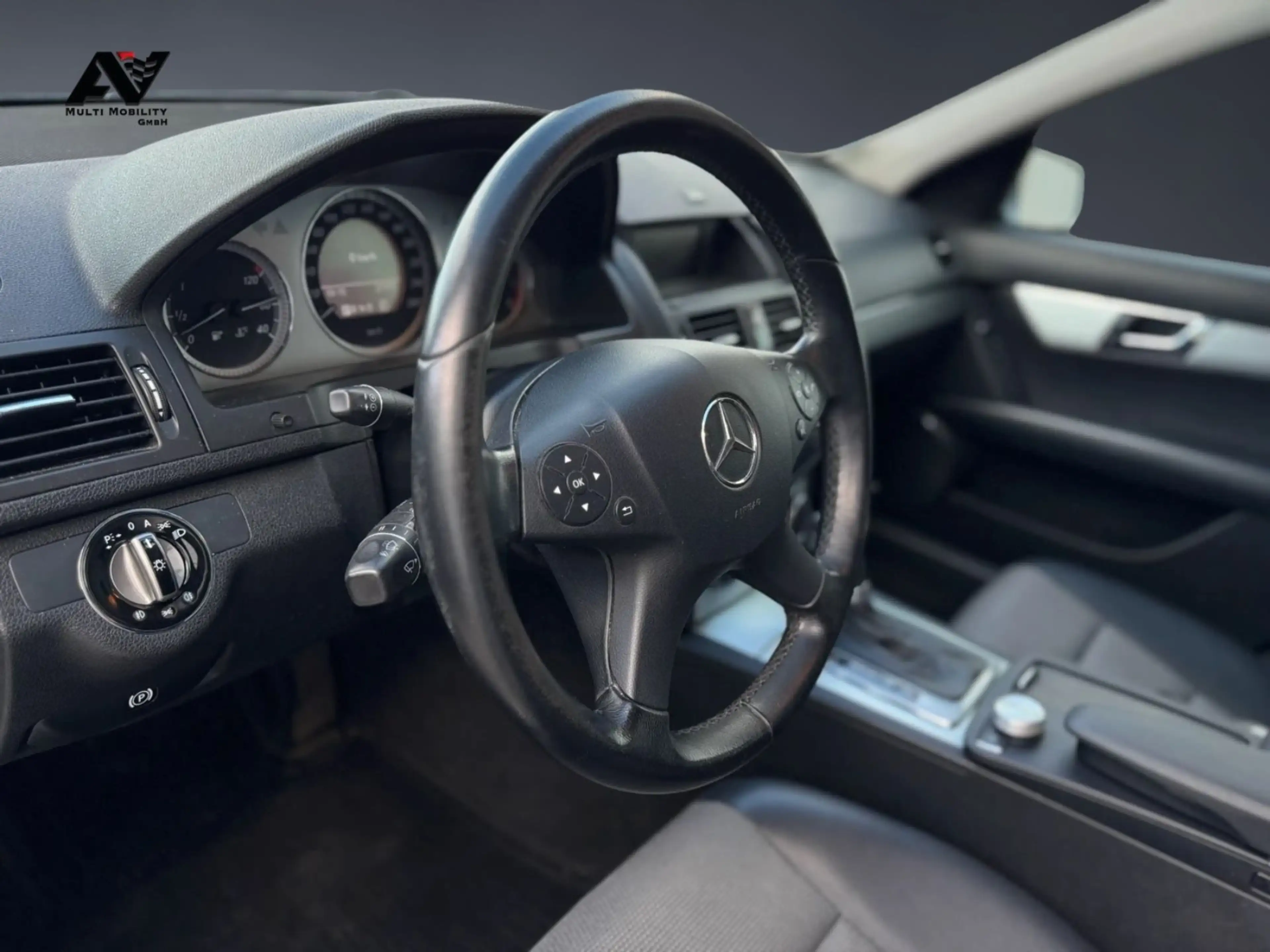 Mercedes-Benz C 180 T Aut Glasdach El.Sitze SHZ PDC SchHeft — photo 12