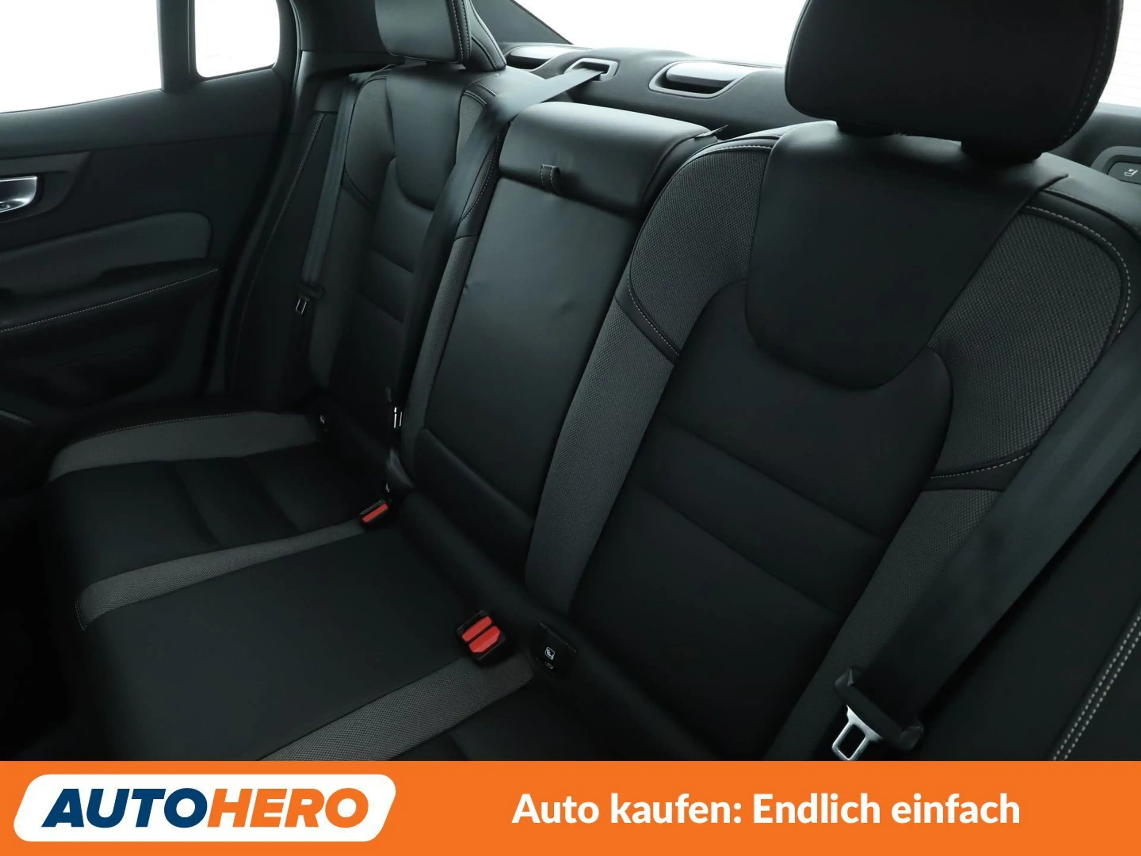 Volvo S60 2.0 B5 Mild-Hybrid Ultimate Dark AWD Aut*LED*TEMPO — photo 14