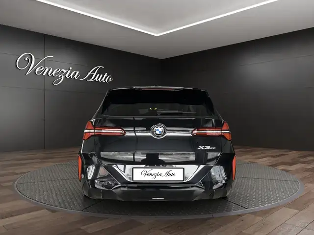 BMW X3 view 4