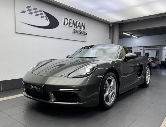 Porsche 718 PDK * Aventurine Green * Memory seat * Bose * Cam