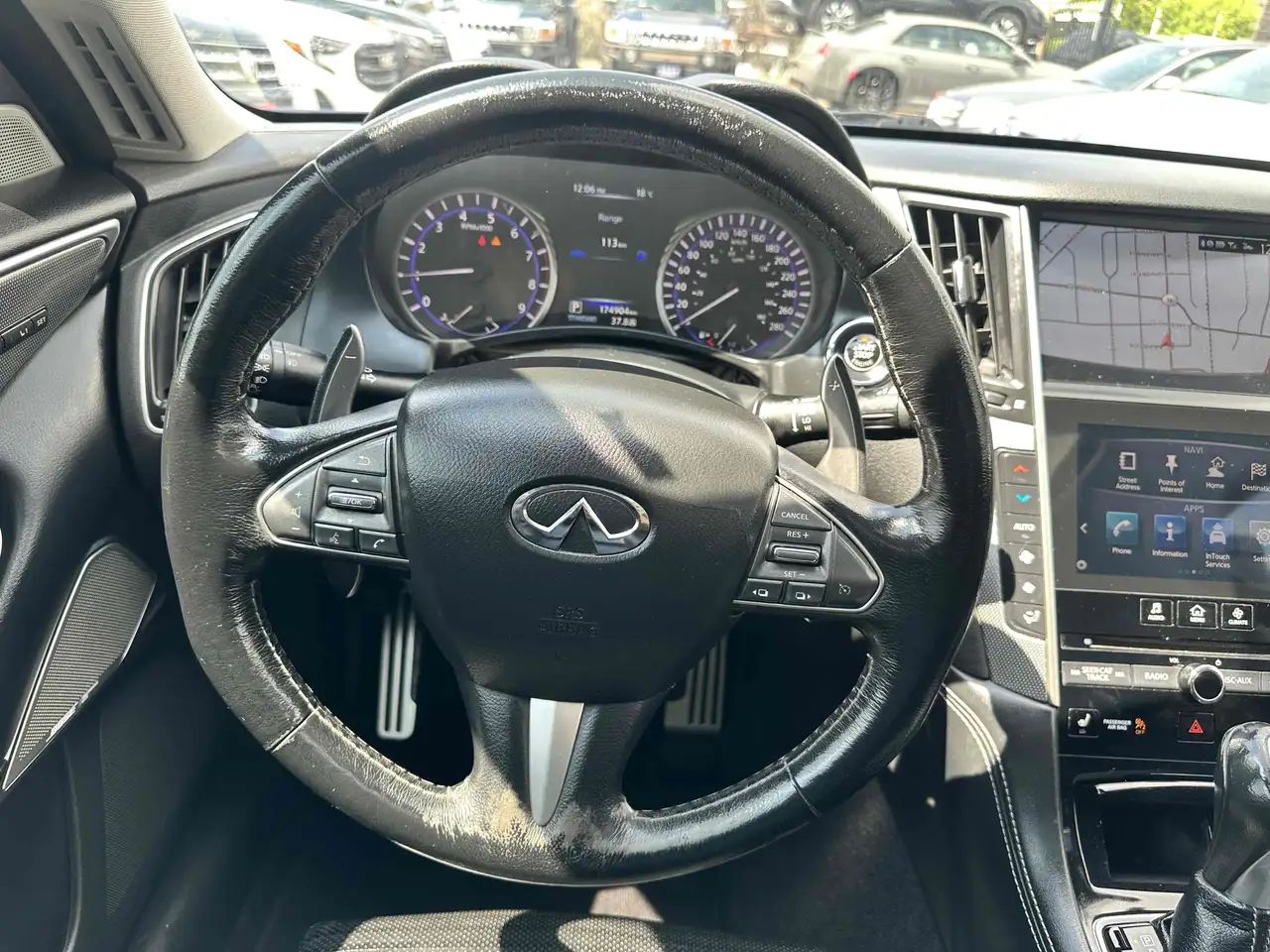 Infiniti Q50 снимка Infiniti Q50