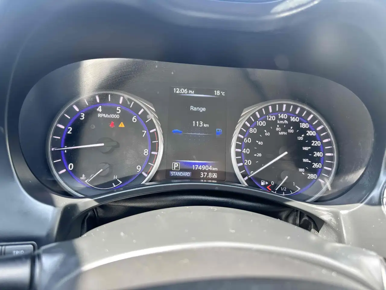 Infiniti Q50 снимка Infiniti Q50