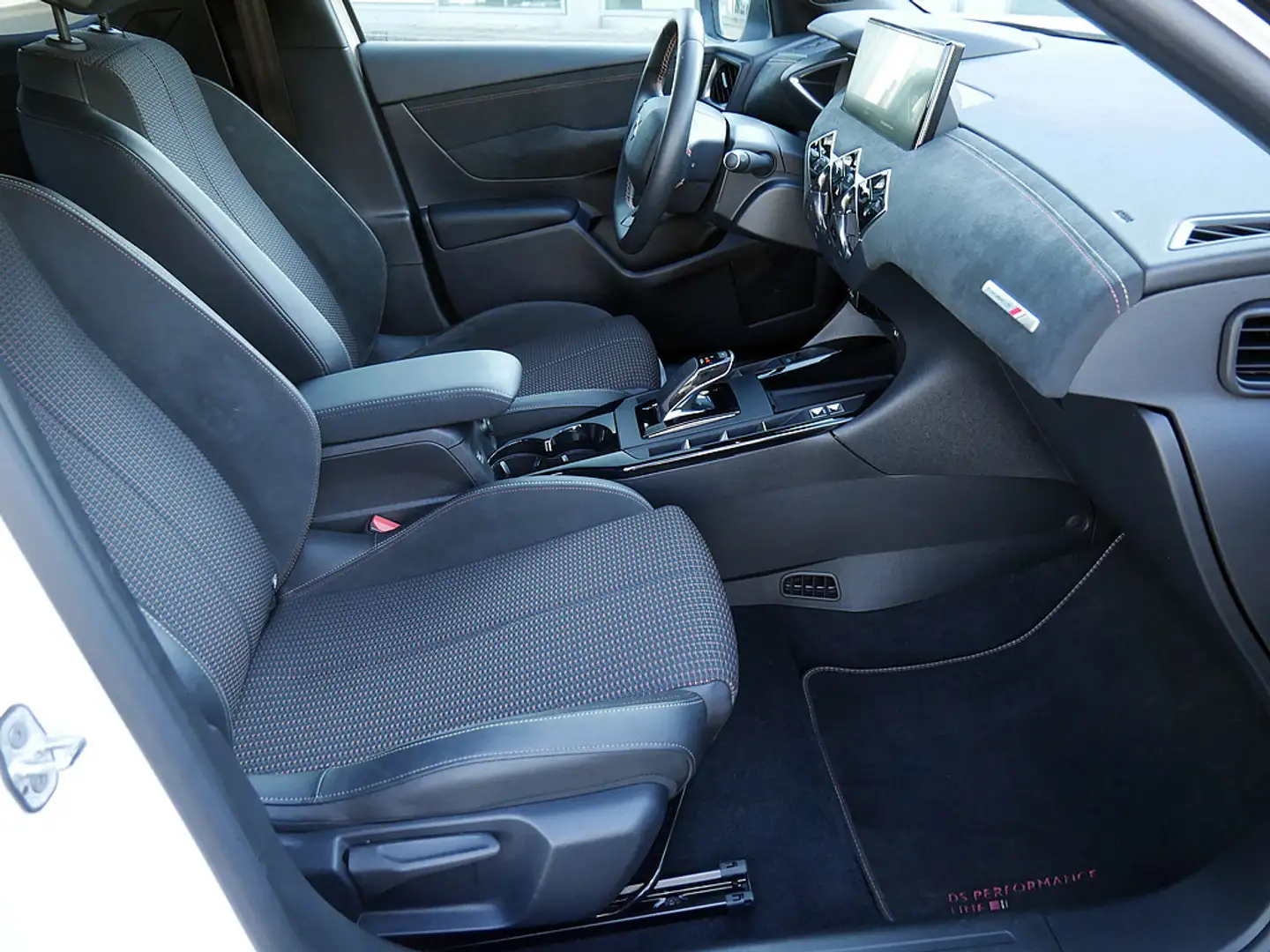 DS Automobiles DS 3 Crossback E-Tense Perfomance Line+ NAVI Blanco - 2