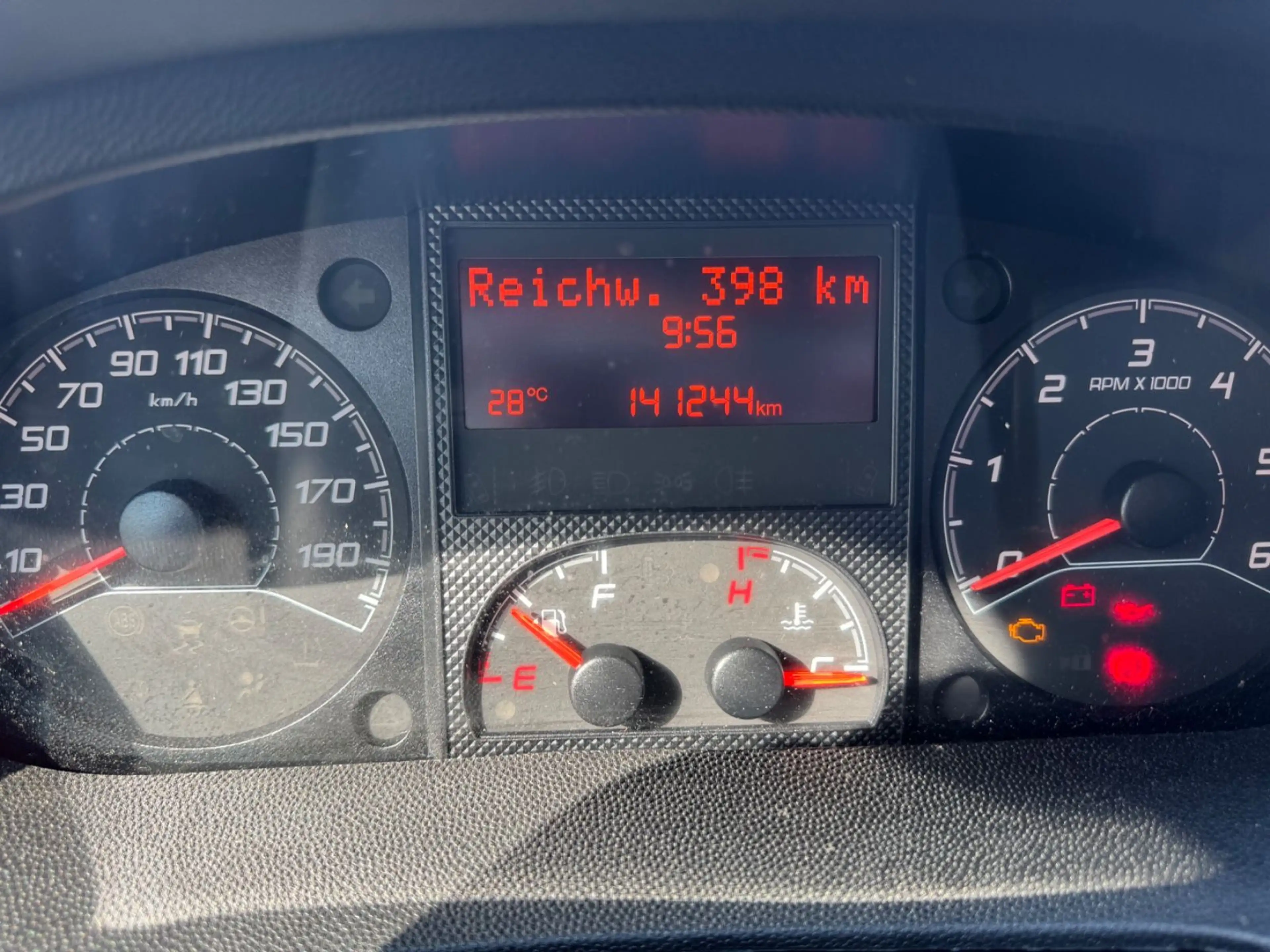Peugeot Boxer Kasten Hochraum 333 L2H2 Premium BlueHDi 1 — photo 8