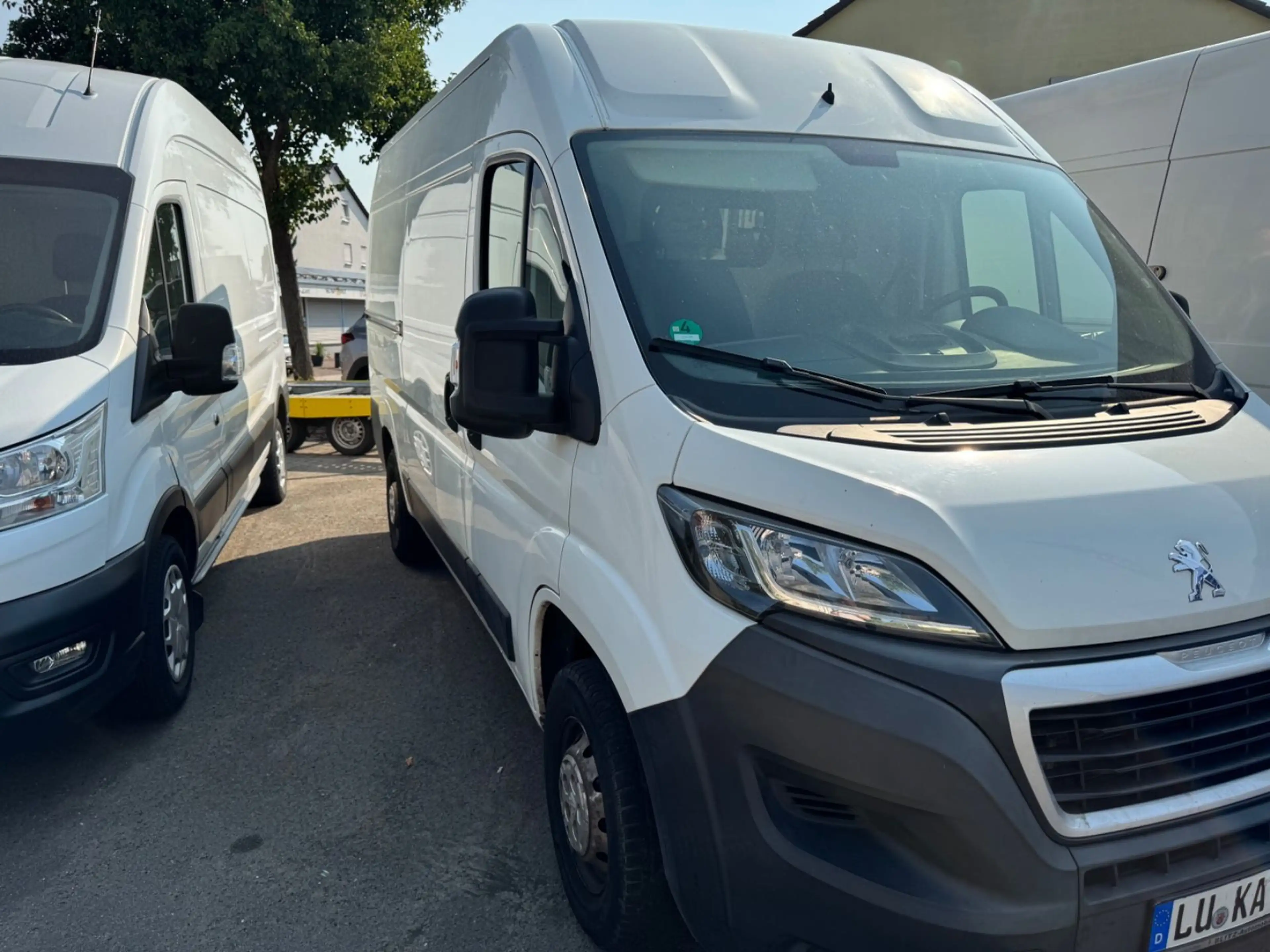 Peugeot Boxer Kasten Hochraum 333 L2H2 Premium BlueHDi 1 — photo 2