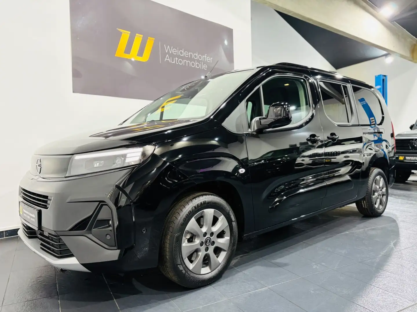 Opel Combo Life E GS XL*7SITZER*RFK*NAVI*CONNECT*LED Zwart - 1