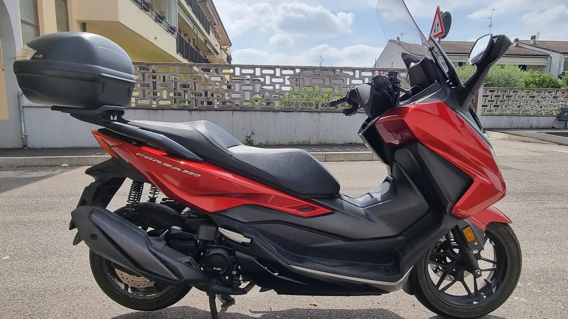 Honda Forza 350 Rosso - 1