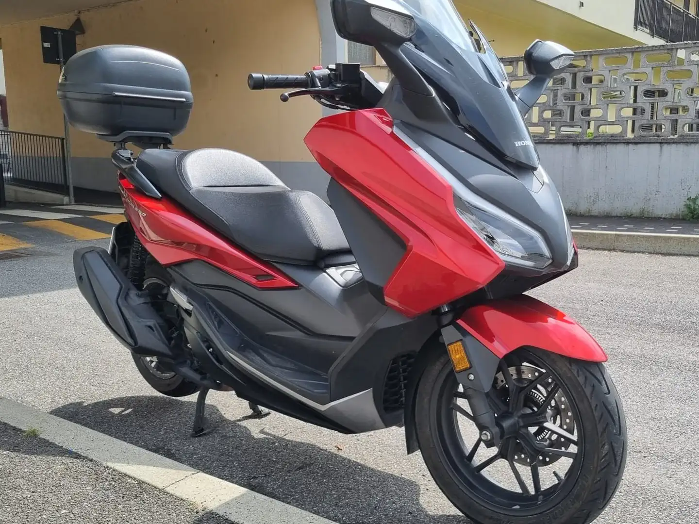 Honda Forza 350 Rosso - 2