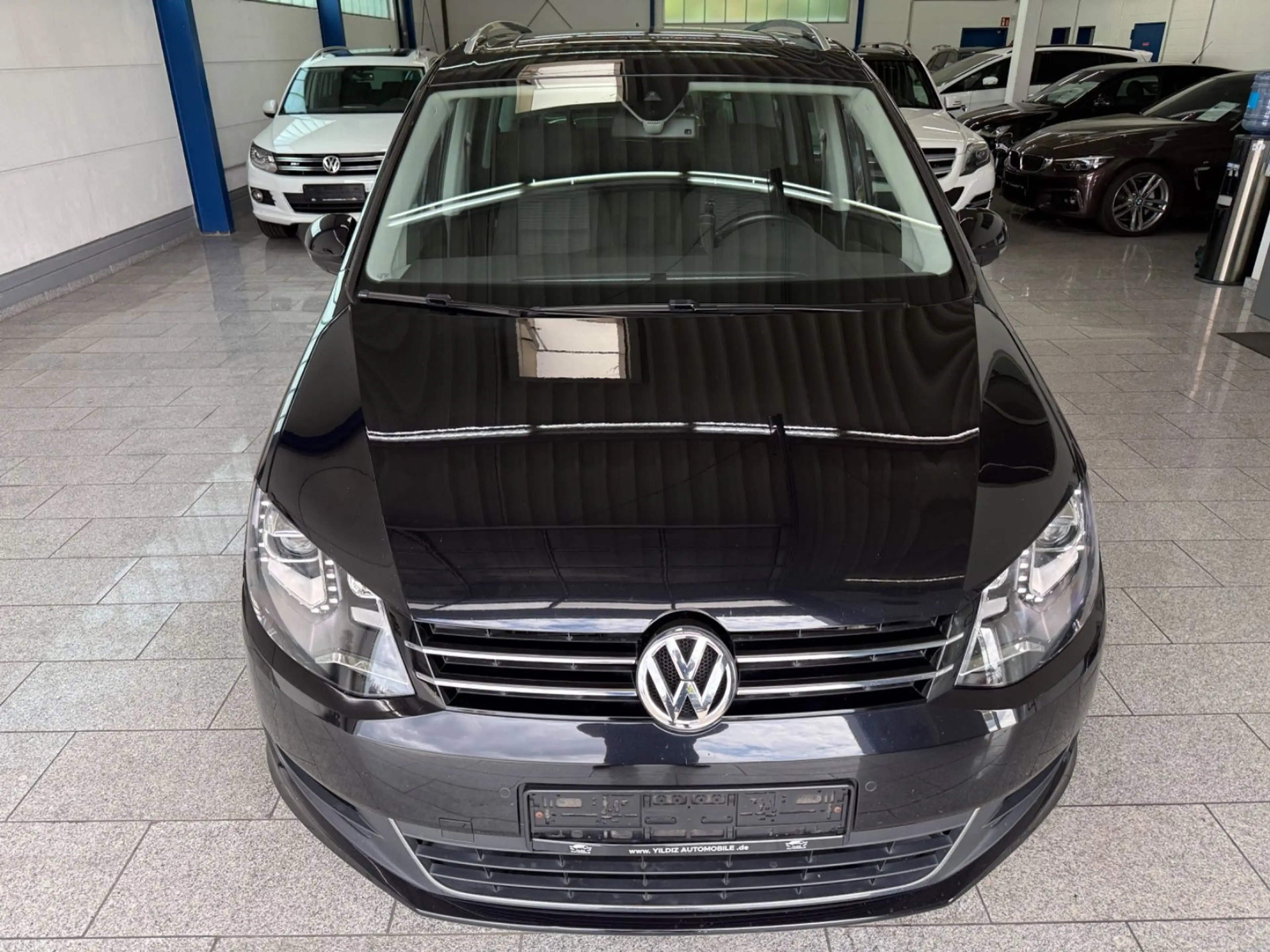 Volkswagen Sharan 2.0 TDI*7-SITZ*AUT*CAM*NAV*PANO*BI-XN*AHK — photo 3