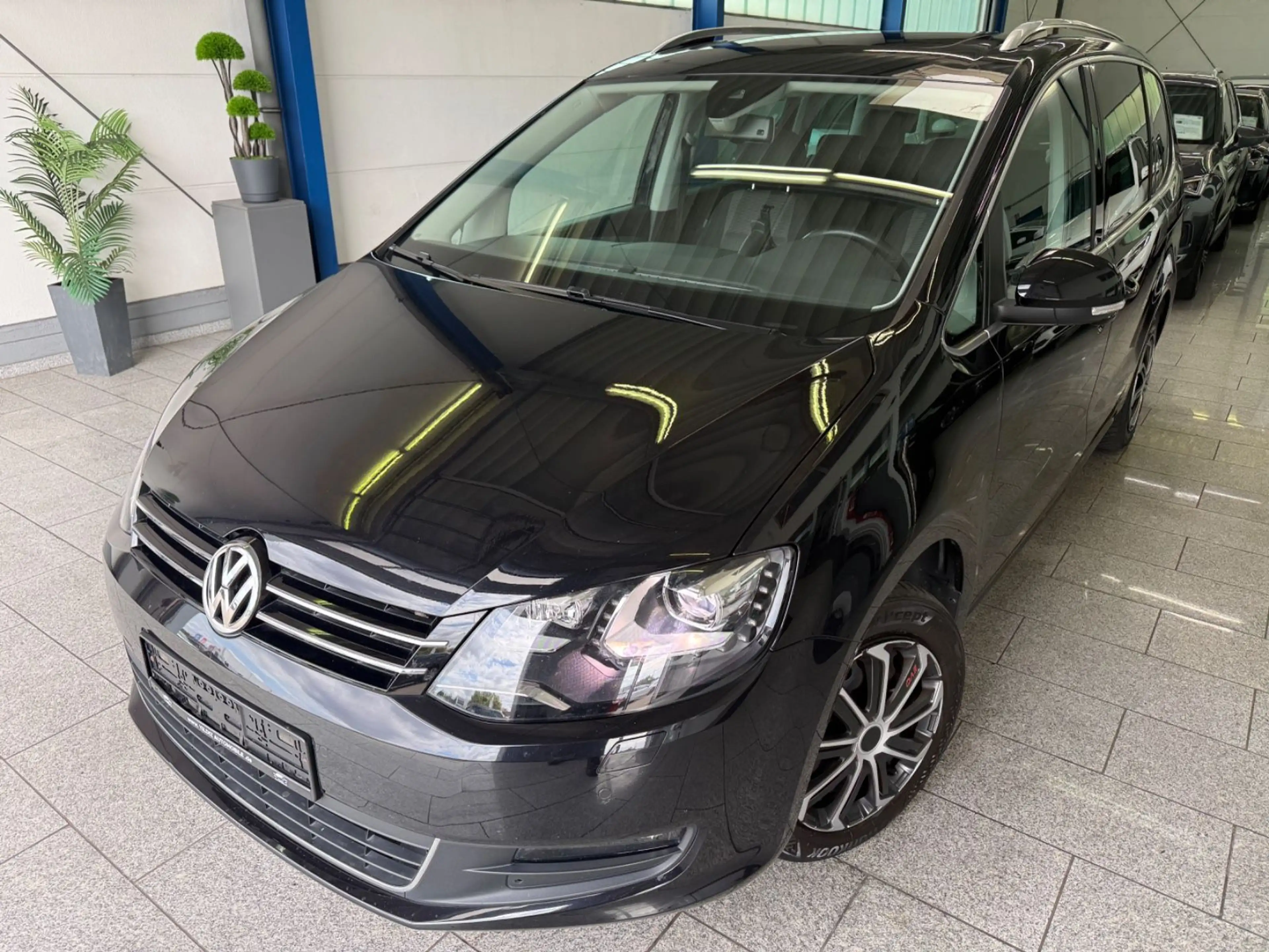 Volkswagen Sharan 2.0 TDI*7-SITZ*AUT*CAM*NAV*PANO*BI-XN*AHK