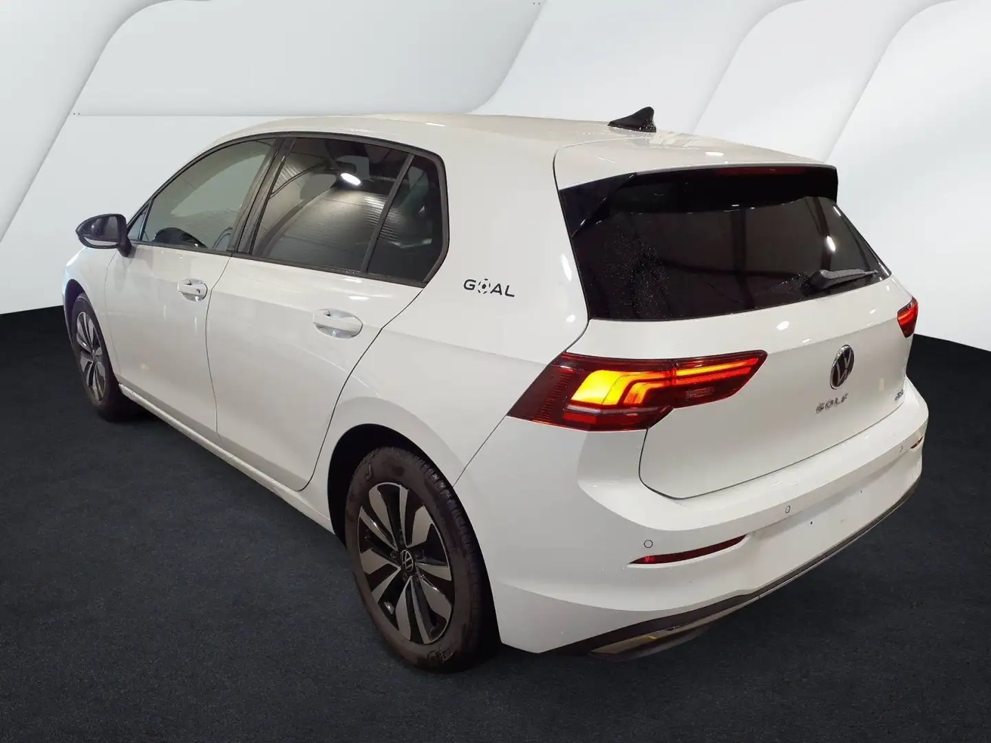 Volkswagen Golf VIII 1.5 eTSI DSG Navi LEDPlus DAB+ FrontAs Weiß - 2