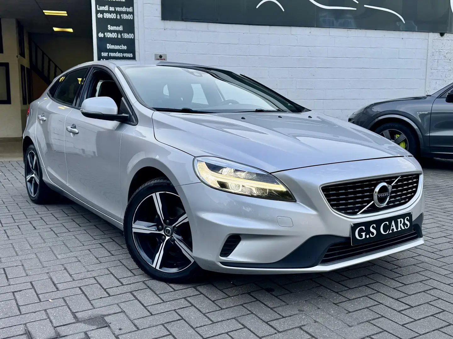 Volvo V40 ✅ 2.0 D2 R-Design - navigation - cuir ✅ Argent - 2