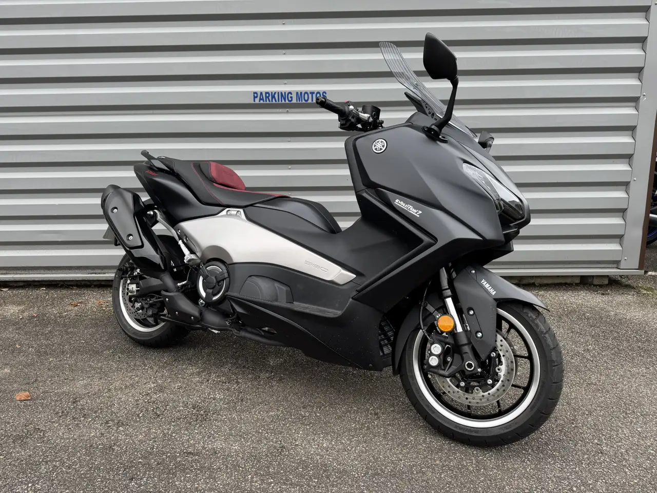Yamaha Tmax 560