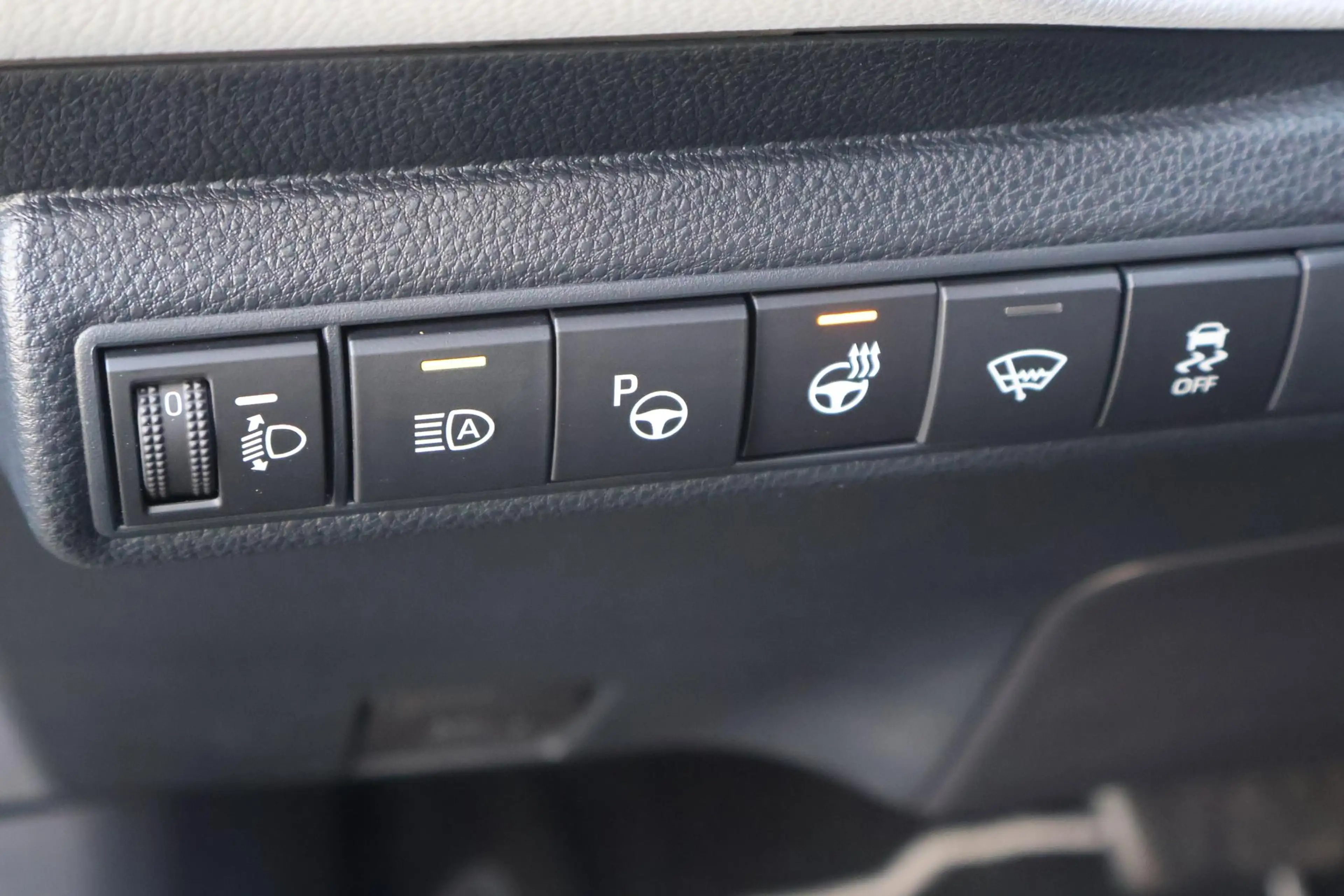 Toyota Corolla 1.8 Hybrid Style — photo 14