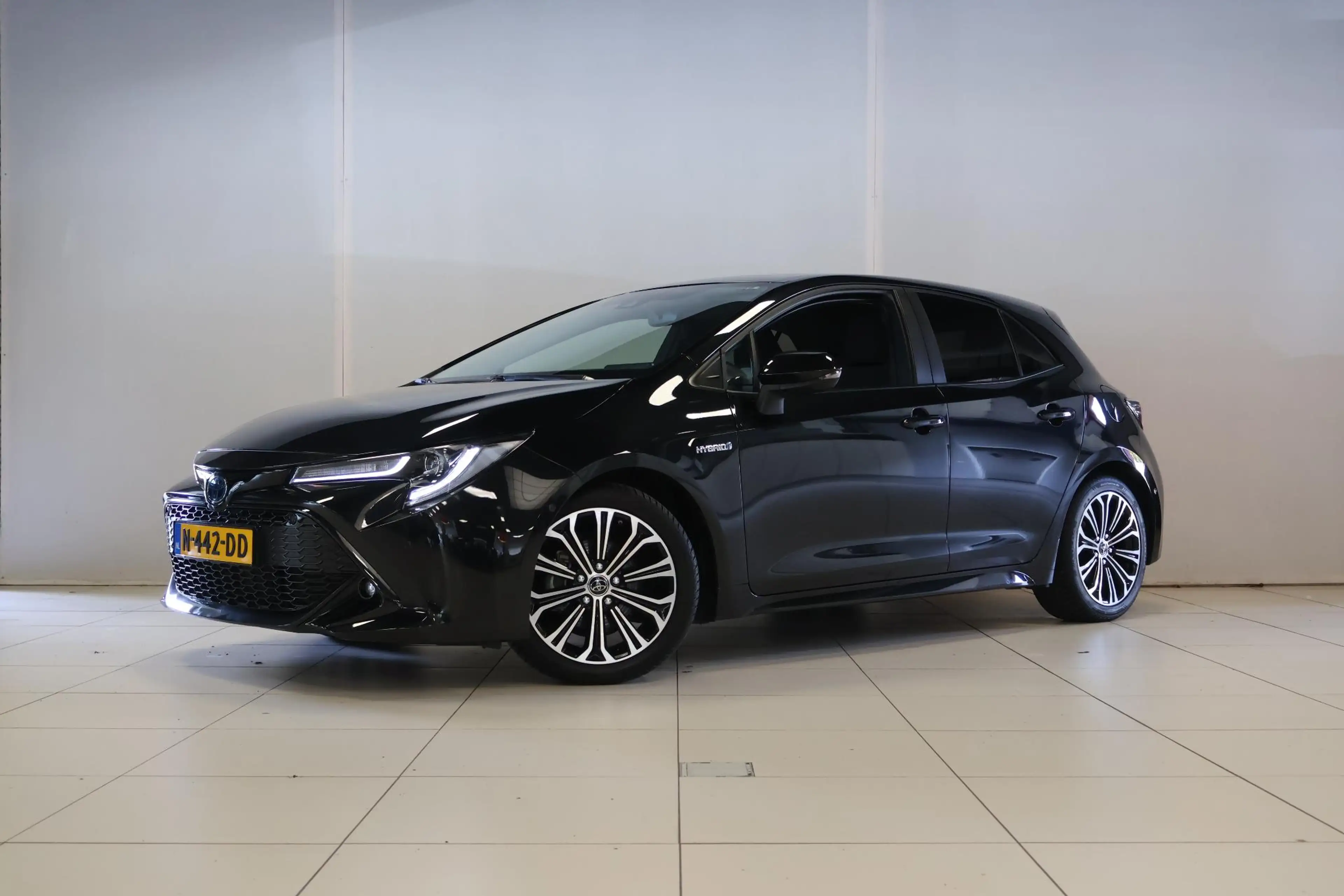 Toyota Corolla 1.8 Hybrid Style — photo 2
