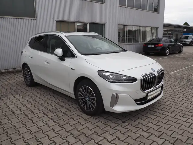 BMW 230 e xDrive Active Tourer Aut. Luxury Line*HarmanKardon*AHKschwenk*Panorama*Massage*360°*