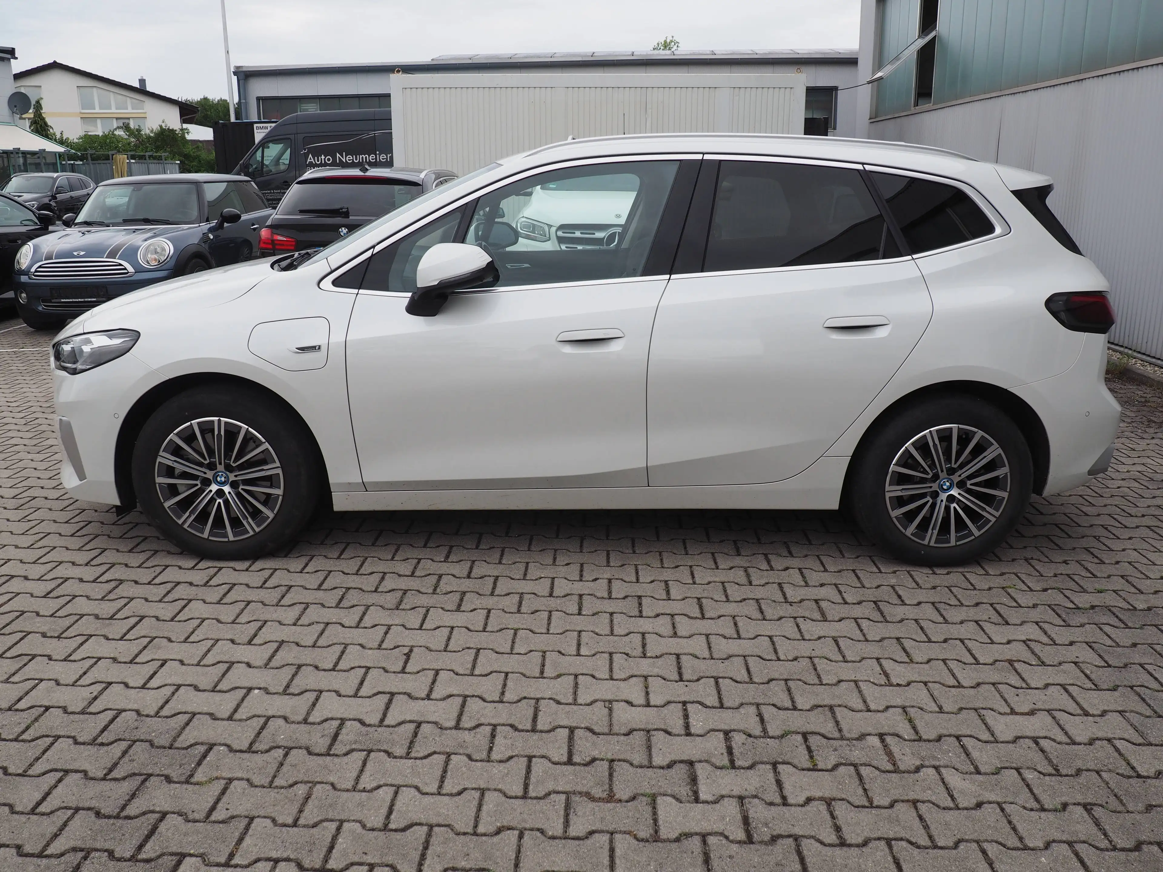 BMW 230 e xDrive Active Tourer Aut. Luxury Line*HarmanKardon*AHKschwenk*Panorama*Massage*360°* — photo 4