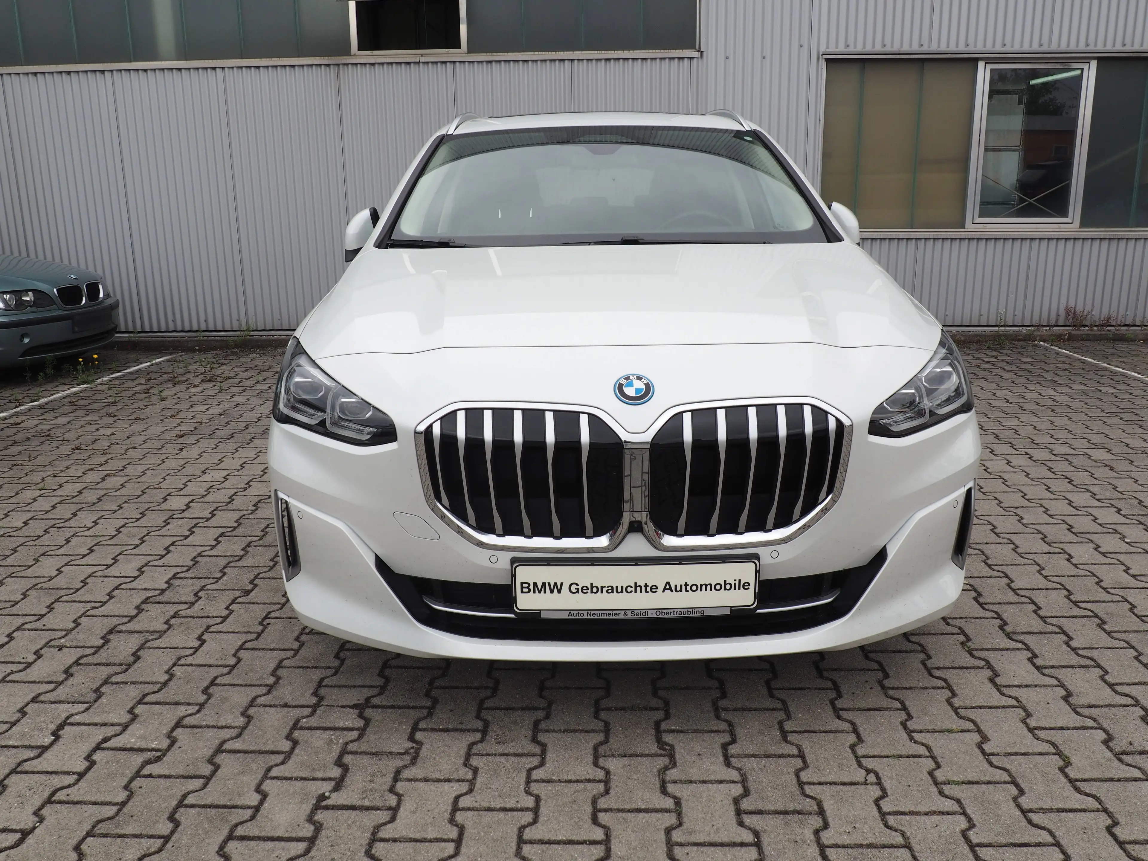BMW 230 e xDrive Active Tourer Aut. Luxury Line*HarmanKardon*AHKschwenk*Panorama*Massage*360°* — photo 2