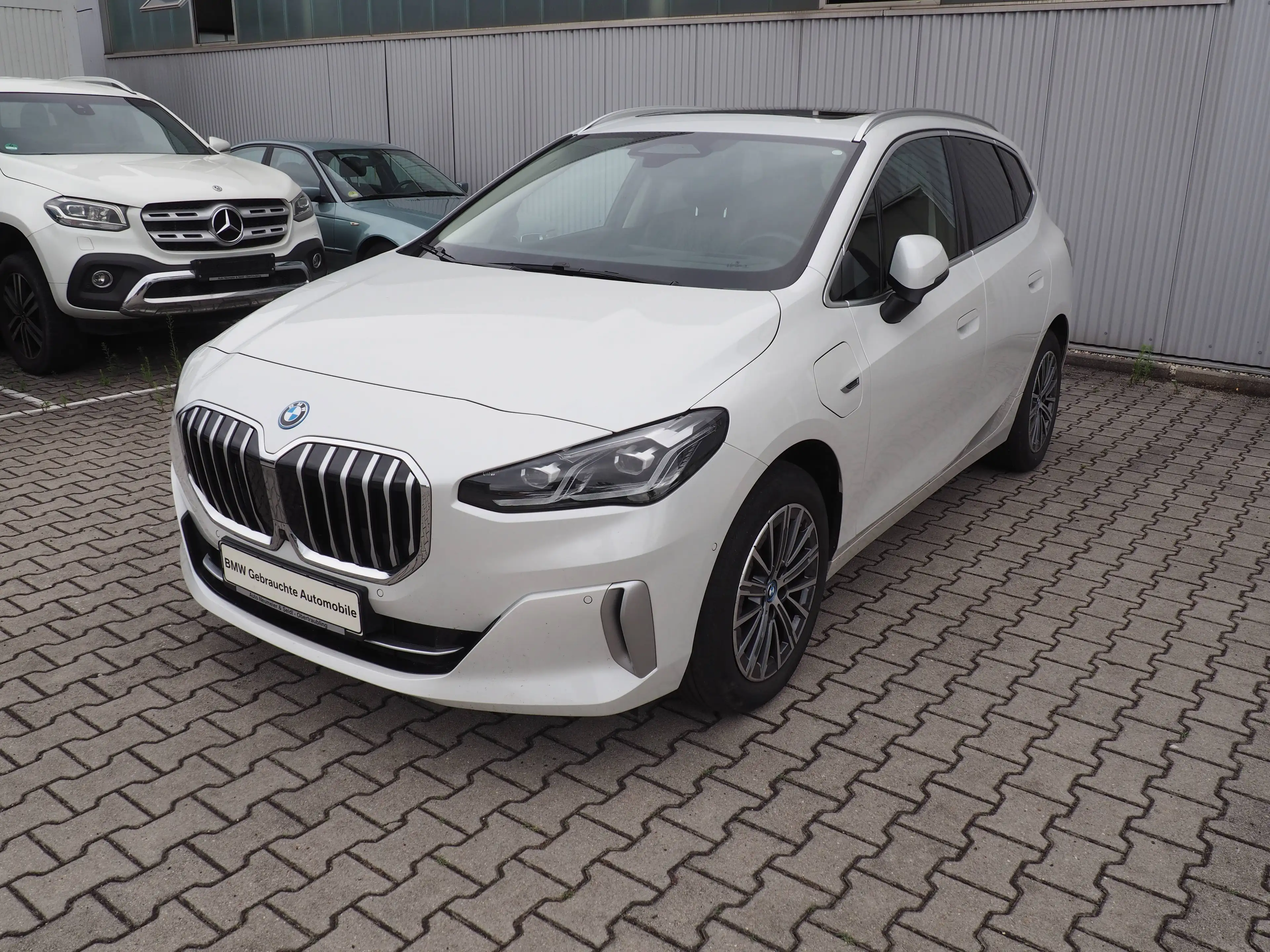 BMW 230 e xDrive Active Tourer Aut. Luxury Line*HarmanKardon*AHKschwenk*Panorama*Massage*360°* — photo 3