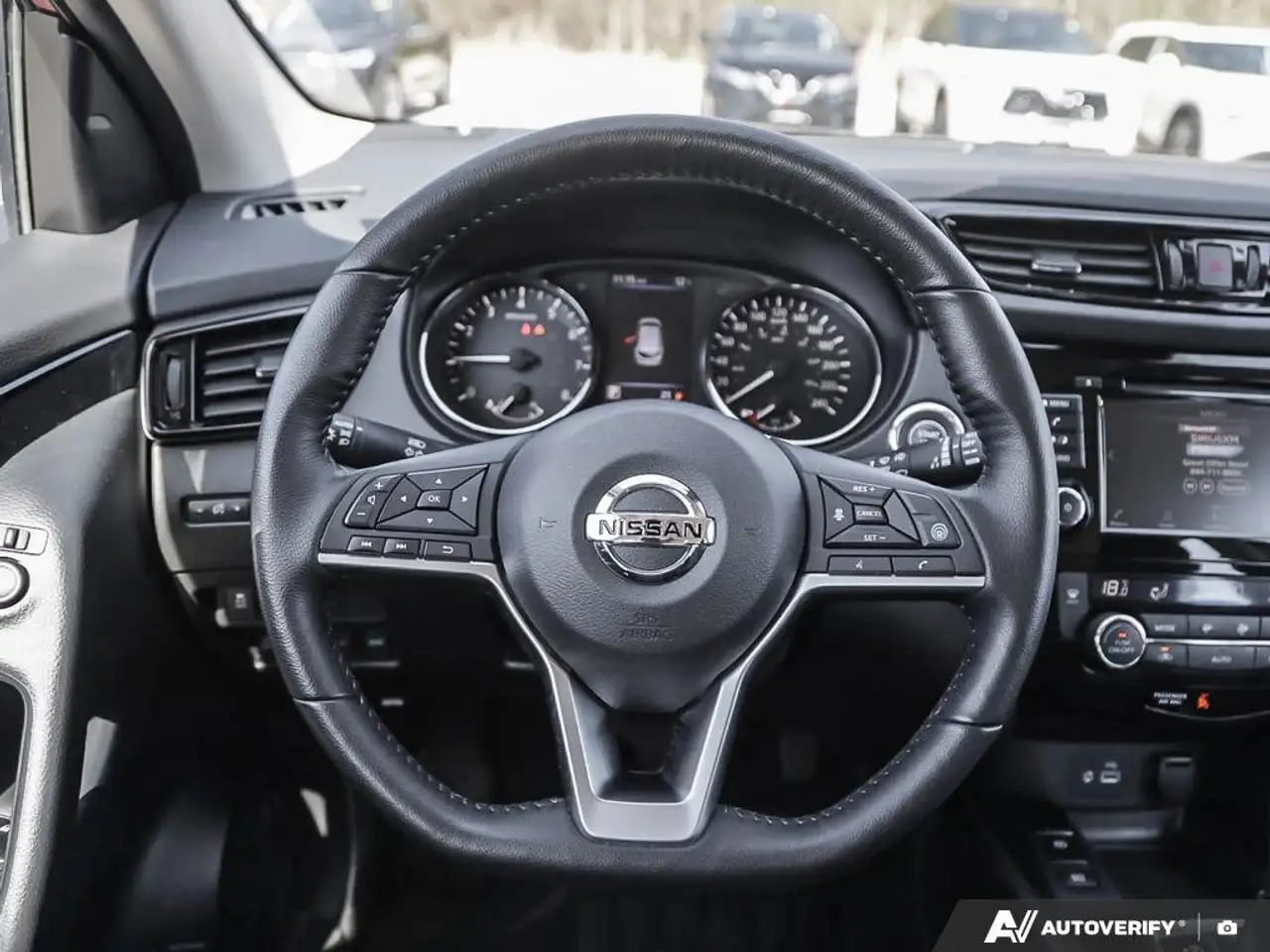 Nissan Qashqai снимка Nissan Qashqai