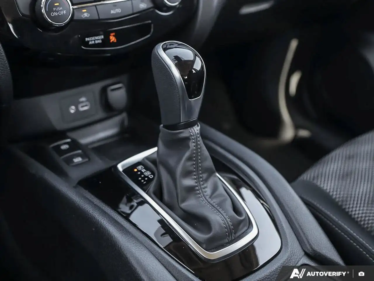 Nissan Qashqai снимка Nissan Qashqai
