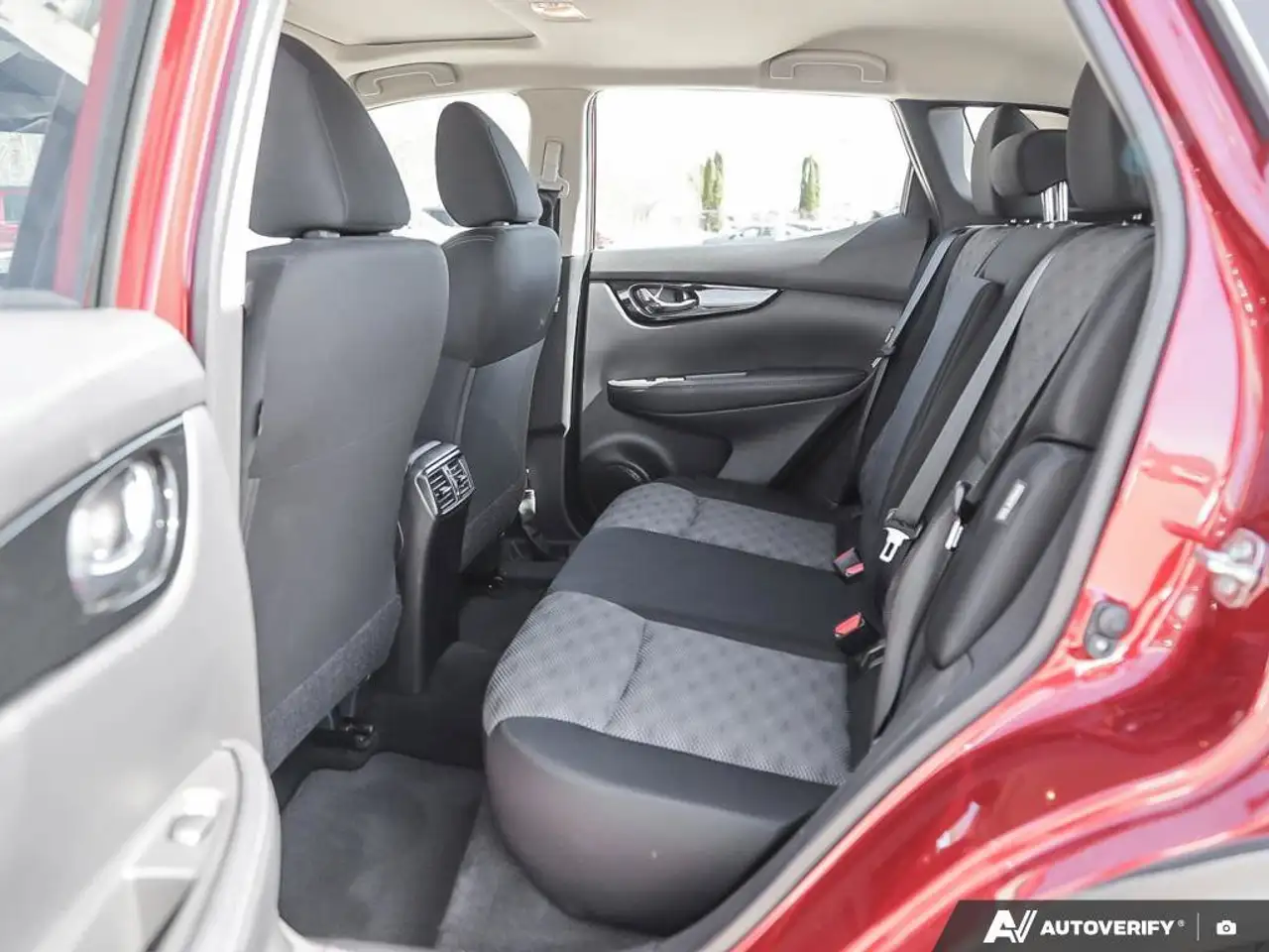 Nissan Qashqai снимка Nissan Qashqai