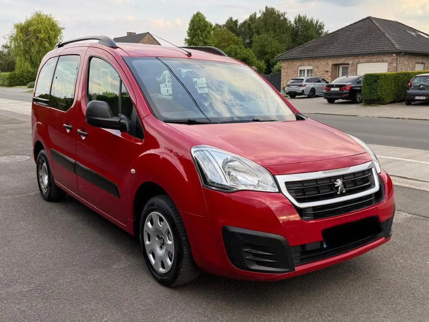 Peugeot Partner Partner Tepee 1.2 PureTech // TEL 0485580997 - 1