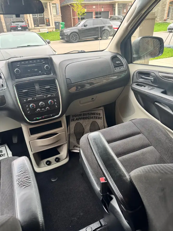 Dodge Caravan photo Dodge Caravan