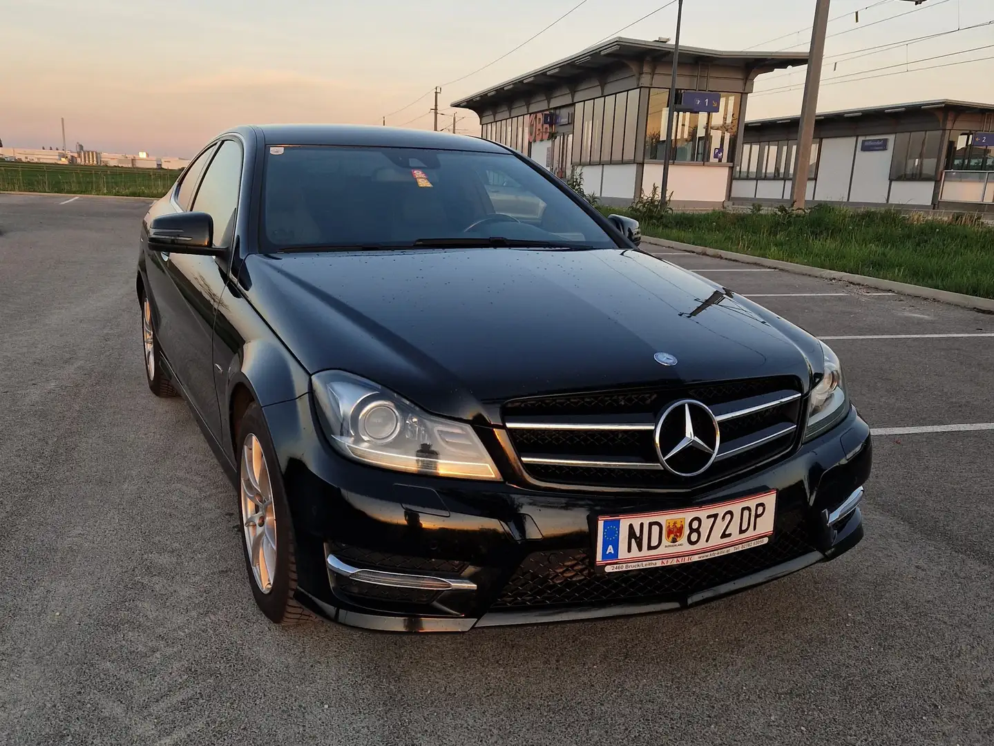 Mercedes-Benz C 220 C 220 CDI BlueEfficiency Coupe Edition Edition Schwarz - 2
