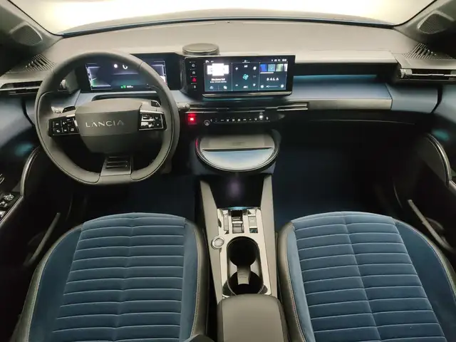 Lancia Ypsilon view 9