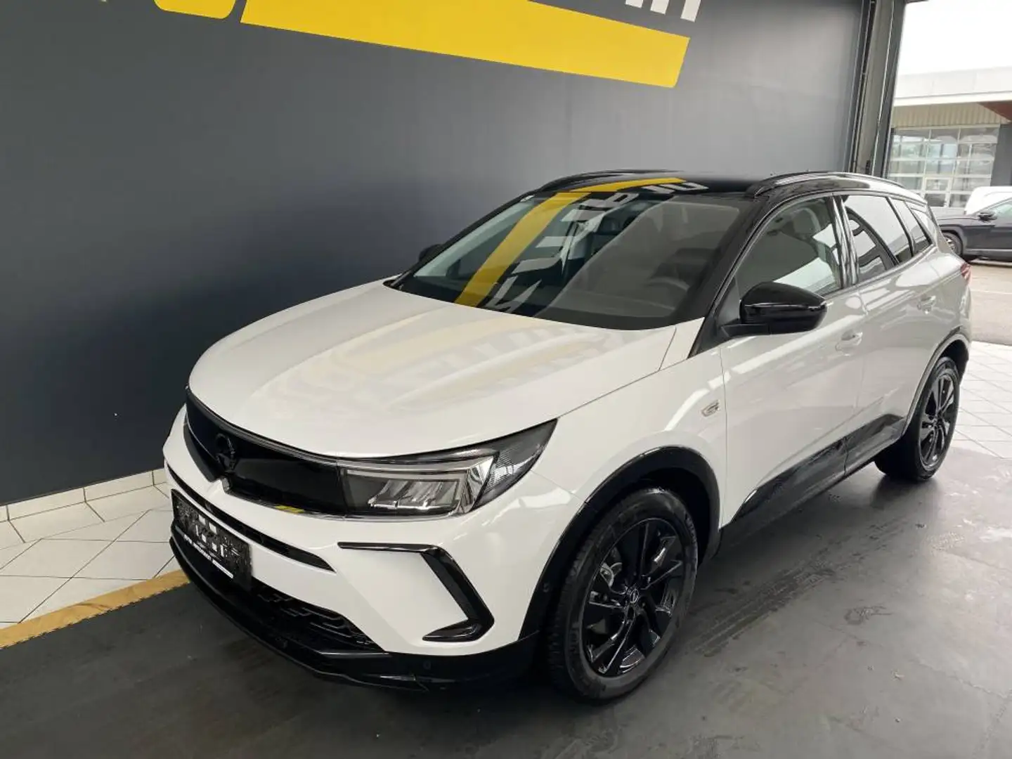 Opel Grandland GRANDLAND GS-Line 1,2 136PS MHEV 136PS 6G Automati Weiß - 2