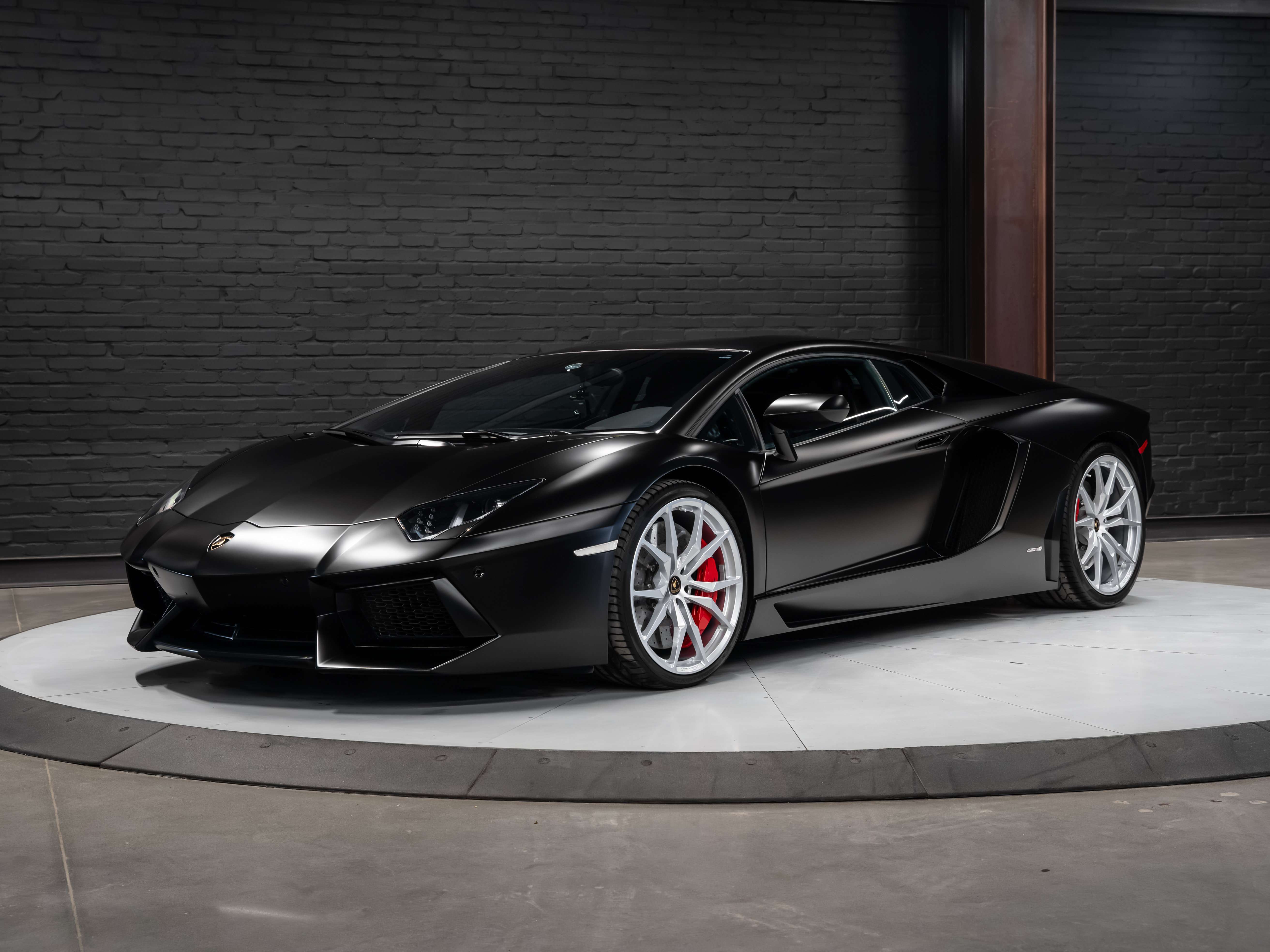 2017 Lamborghini Aventador