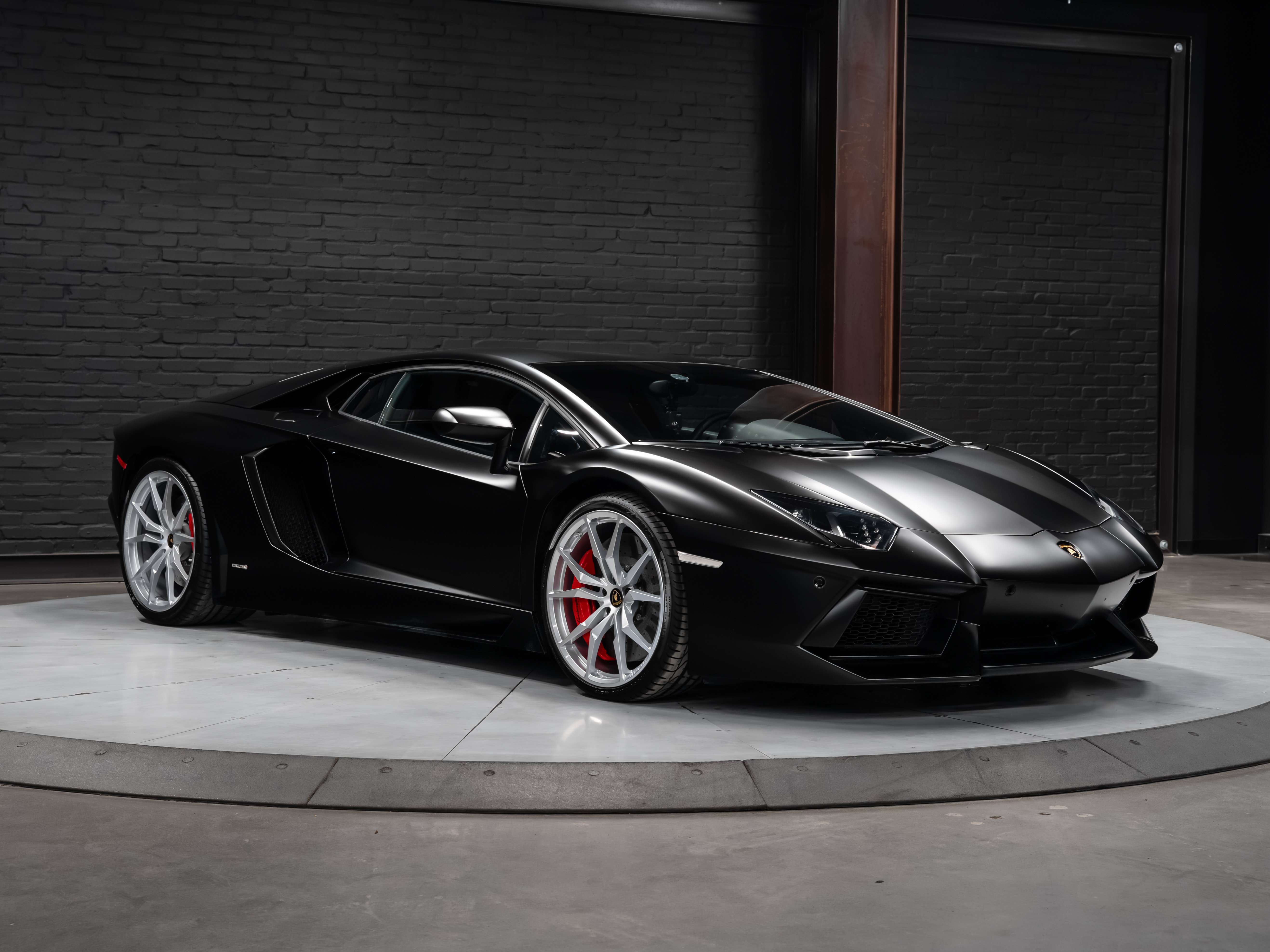 2017 Lamborghini Aventador