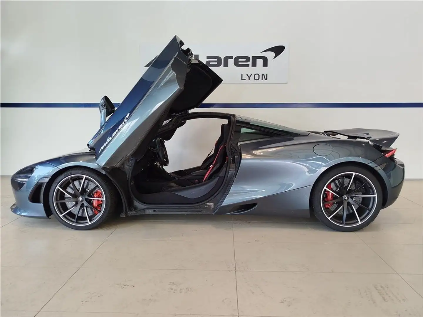 McLaren 720S V8 4.0 720 CH Gris - 1