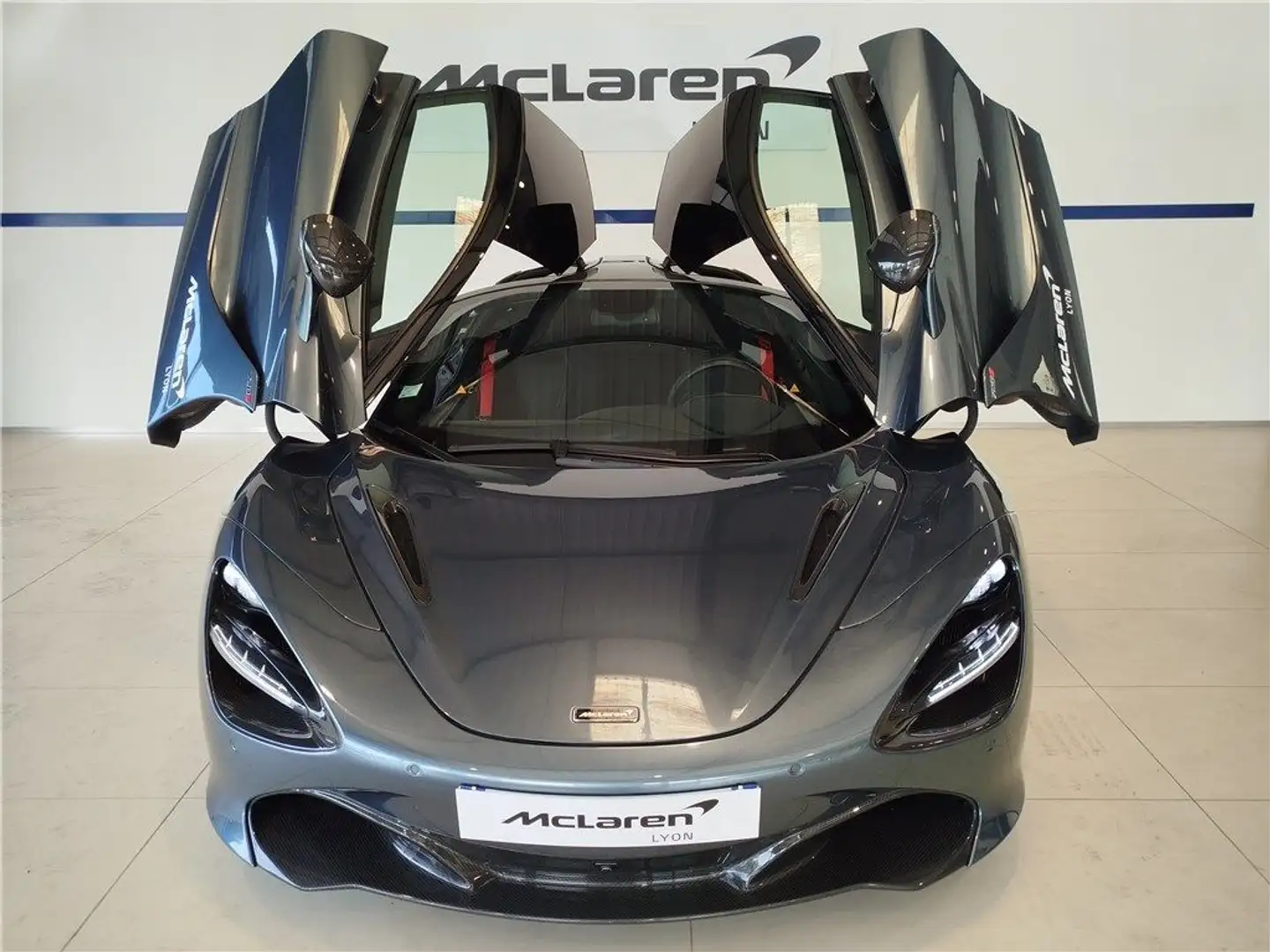 McLaren 720S V8 4.0 720 CH Gris - 2