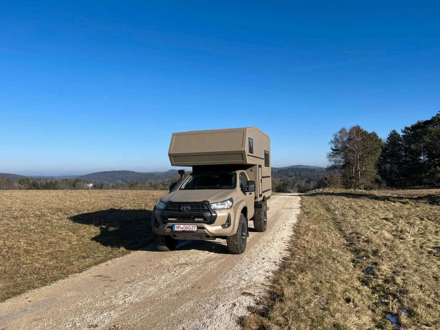 Sonstige Marken Hilux 2.8 Individualumbau + Arctic Trucks AT35 - 2